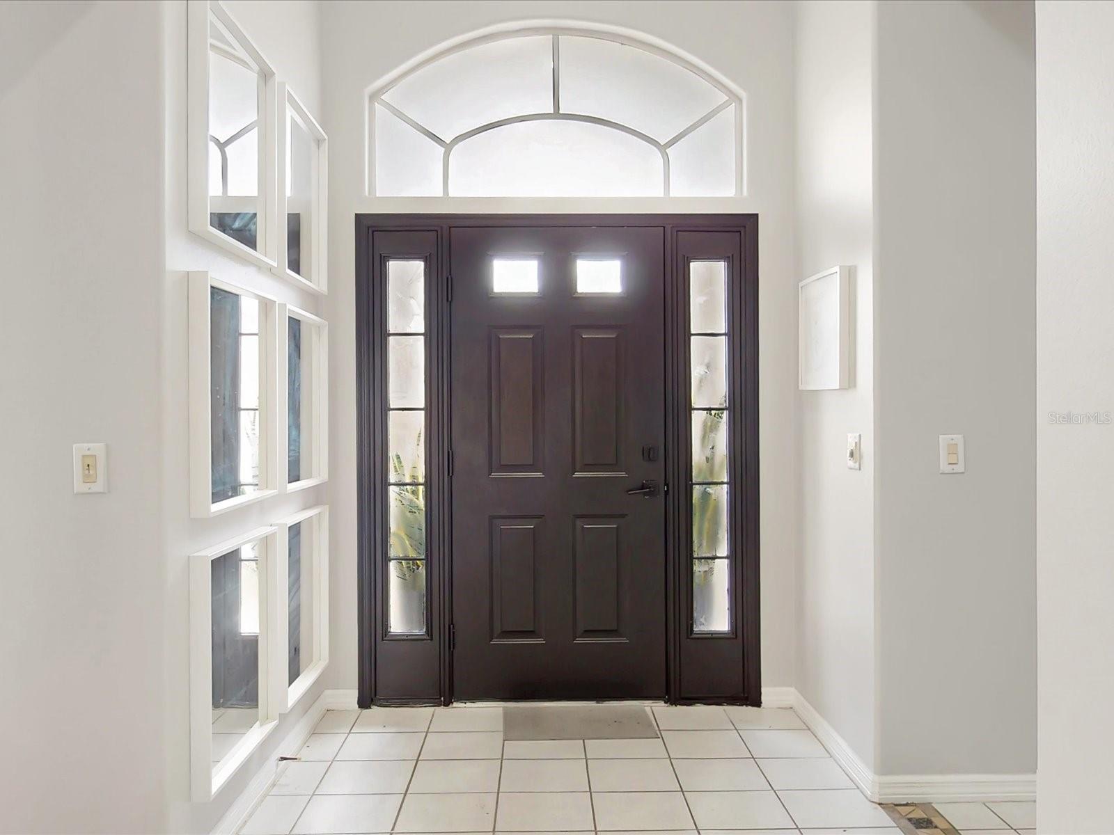 Image 4 of 30 For 1718 Golfview Drive