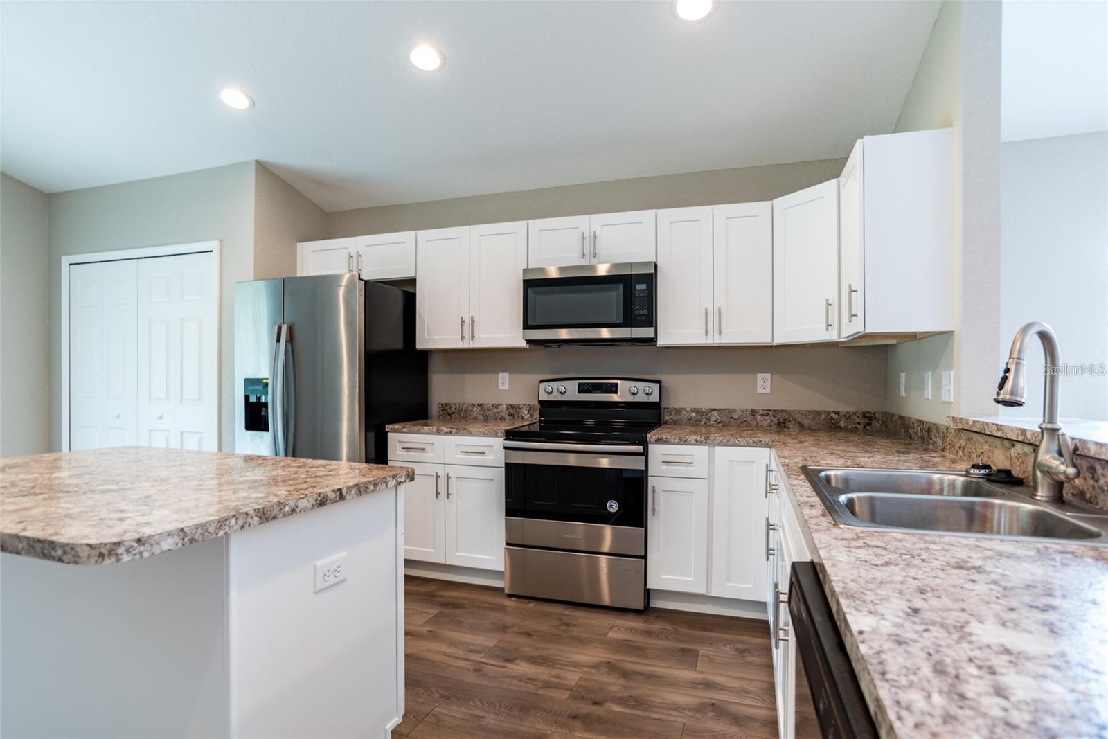Image 3 of 16 For 214 Kay Street