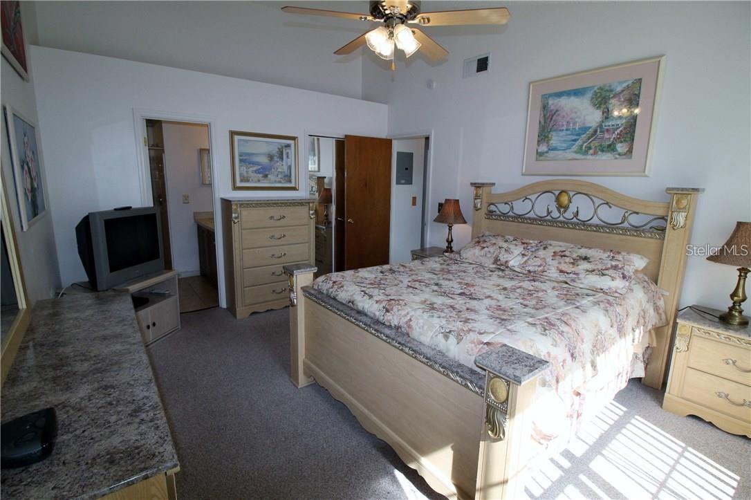 Image 9 of 18 For 5004 Laguna Bay Circle 54