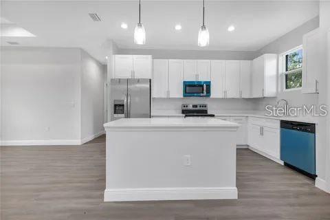 Image 2 of 13 For 9243 Canna Street