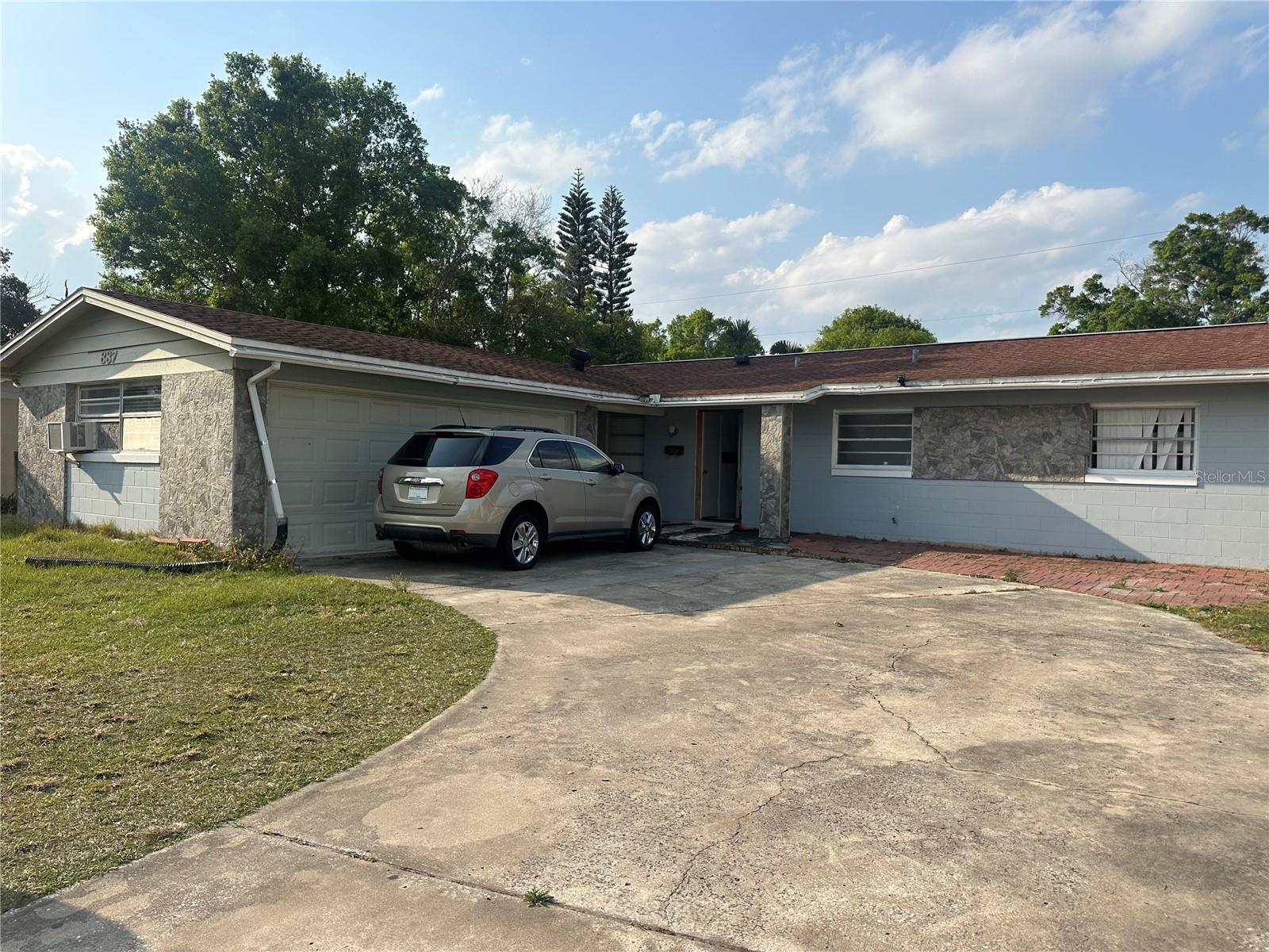 Image 2 of 11 For 837 Quintilian Avenue