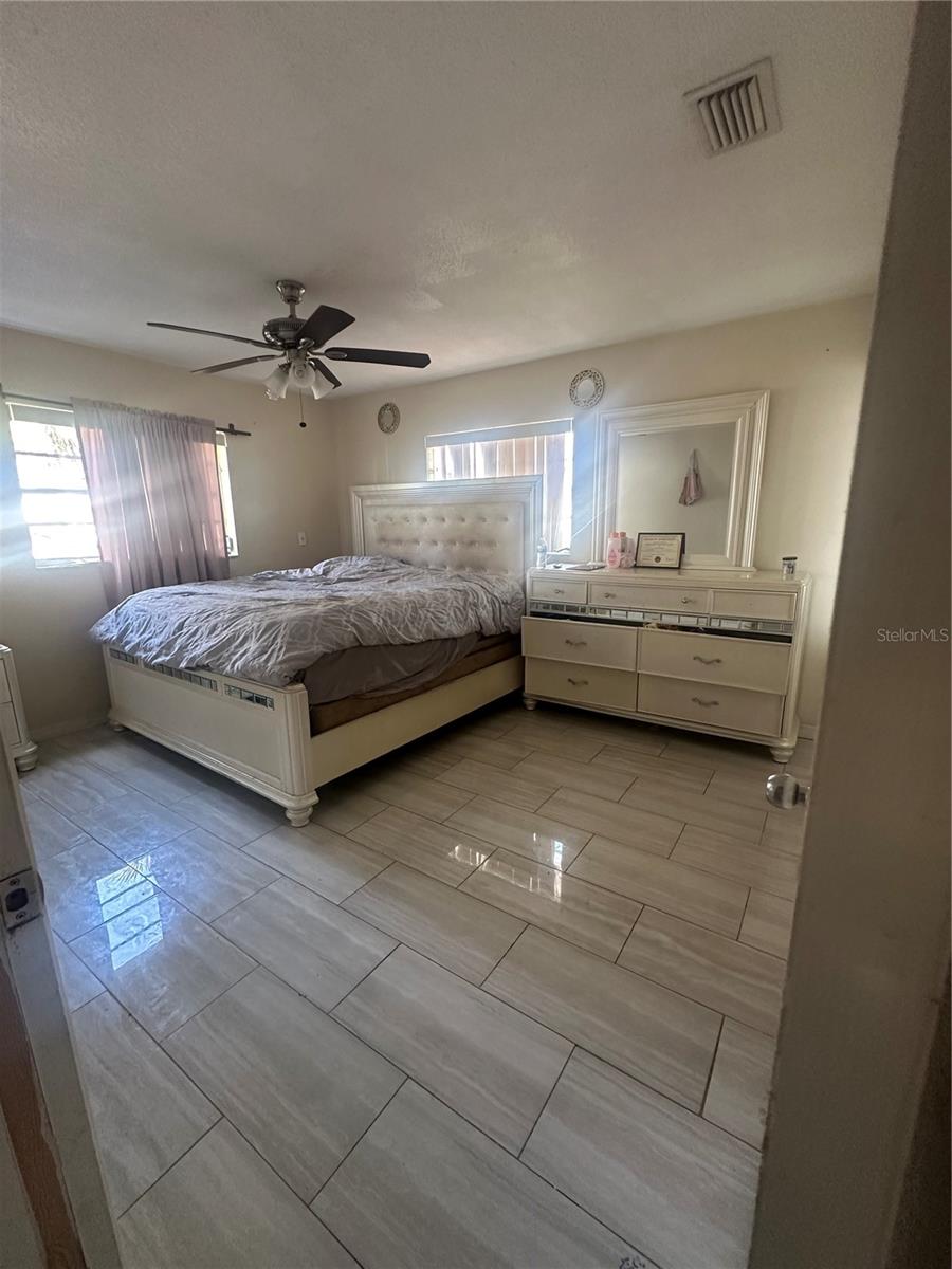 Image 7 of 11 For 837 Quintilian Avenue