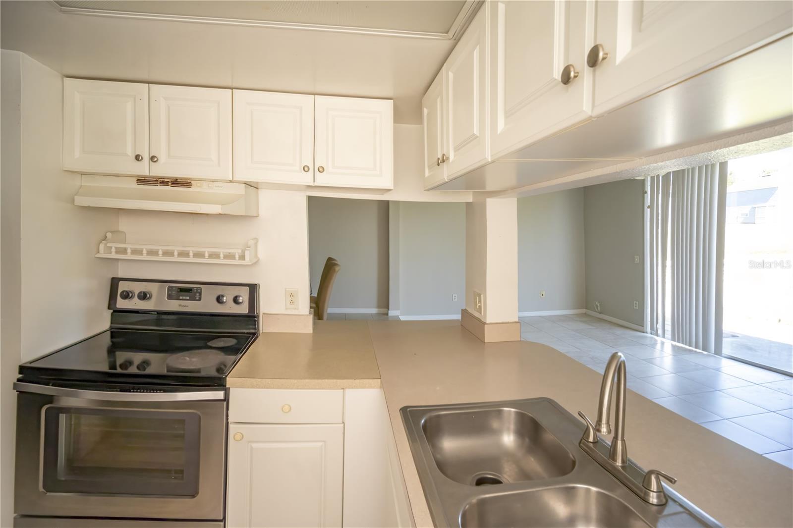 Image 6 of 22 For 873.0 Caribbean Drive A