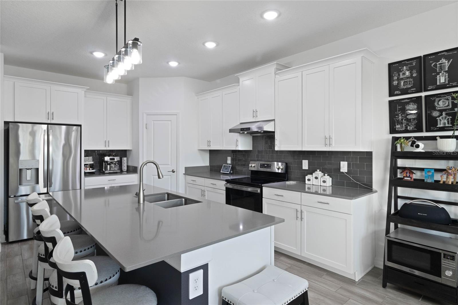 Image 16 of 56 For 2724 Camden Ln