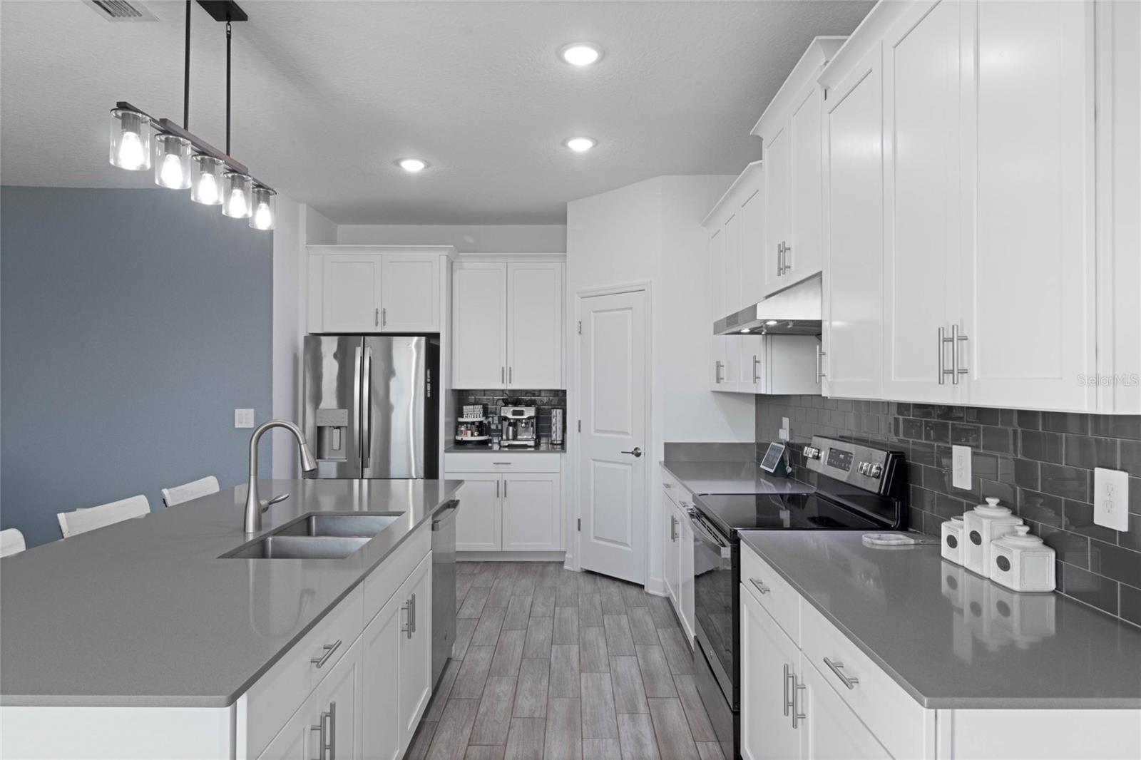 Image 17 of 56 For 2724 Camden Ln