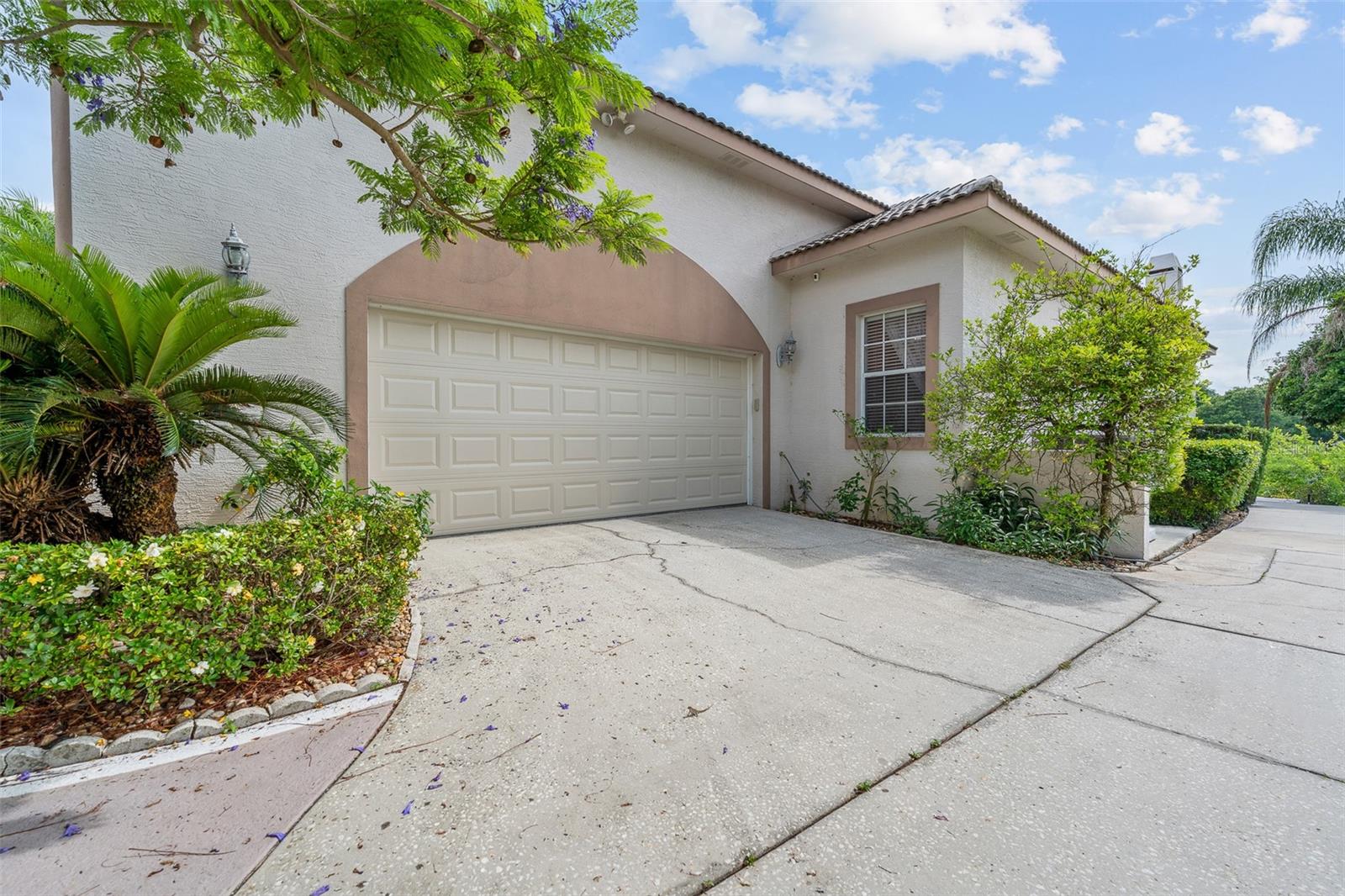 Image 4 of 50 For 8550 Lost Cove Drive