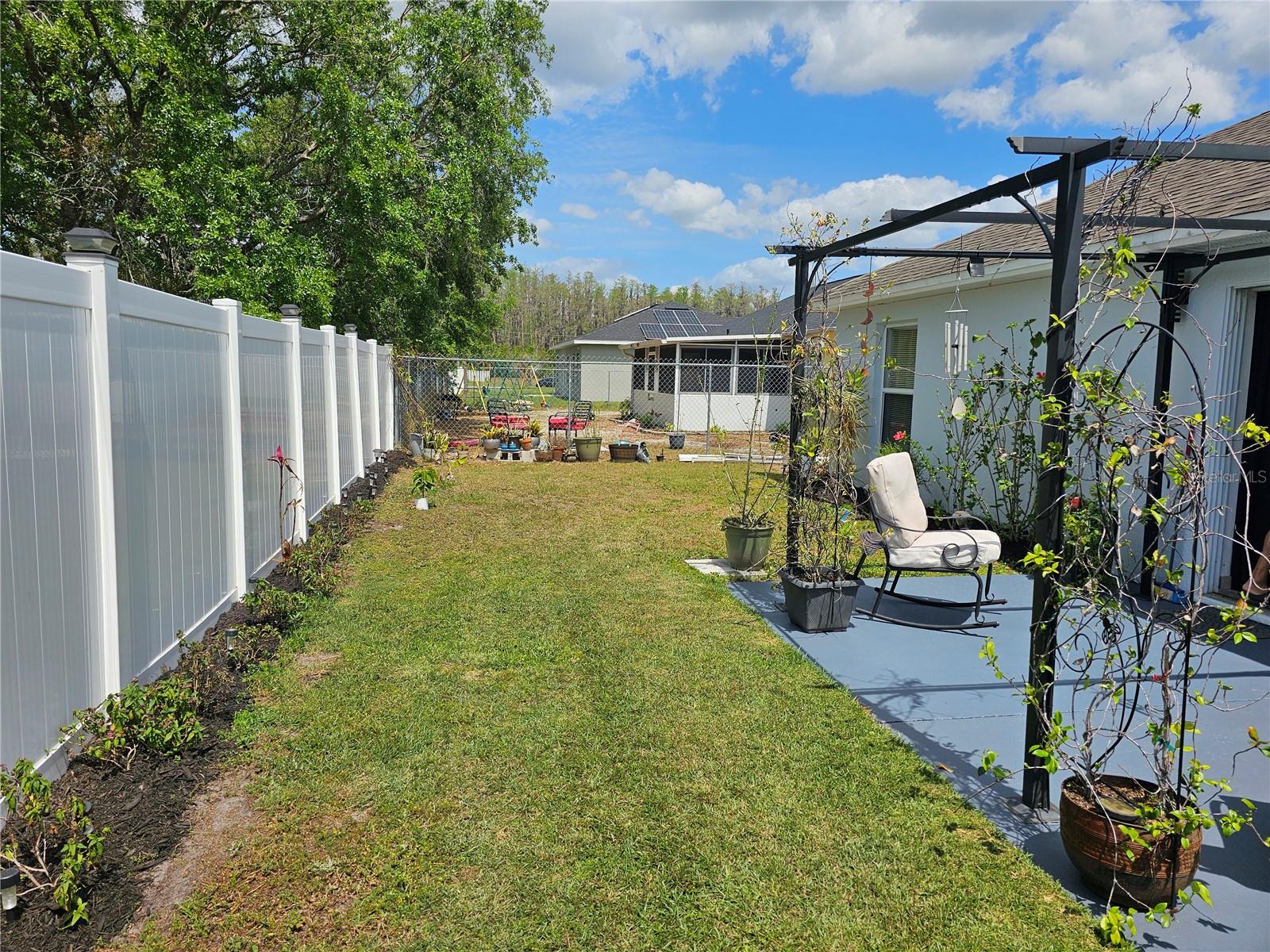 Image 21 of 31 For 633 Kangaroo Drive