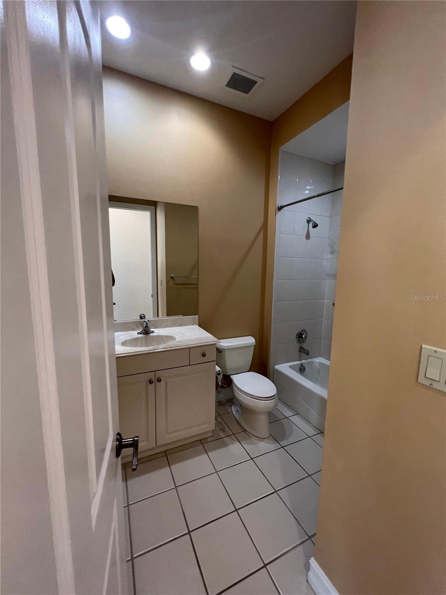 Image 17 of 23 For 600 Edwards Street 7101