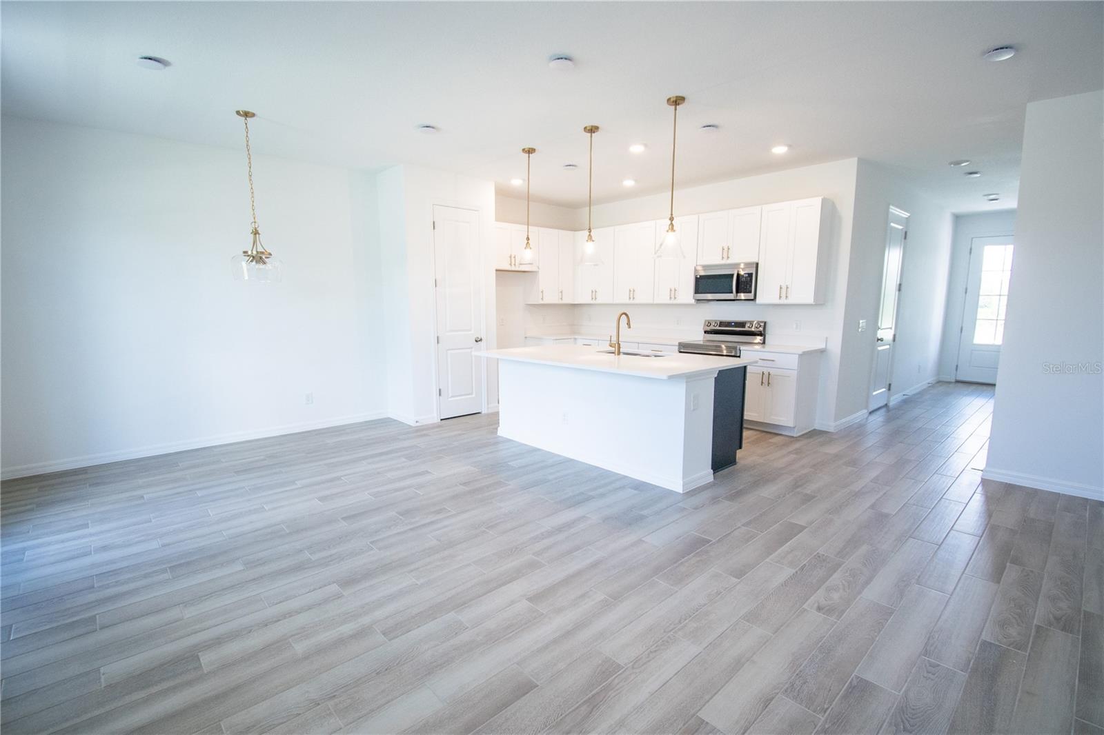 Image 3 of 20 For 947 Conch Road