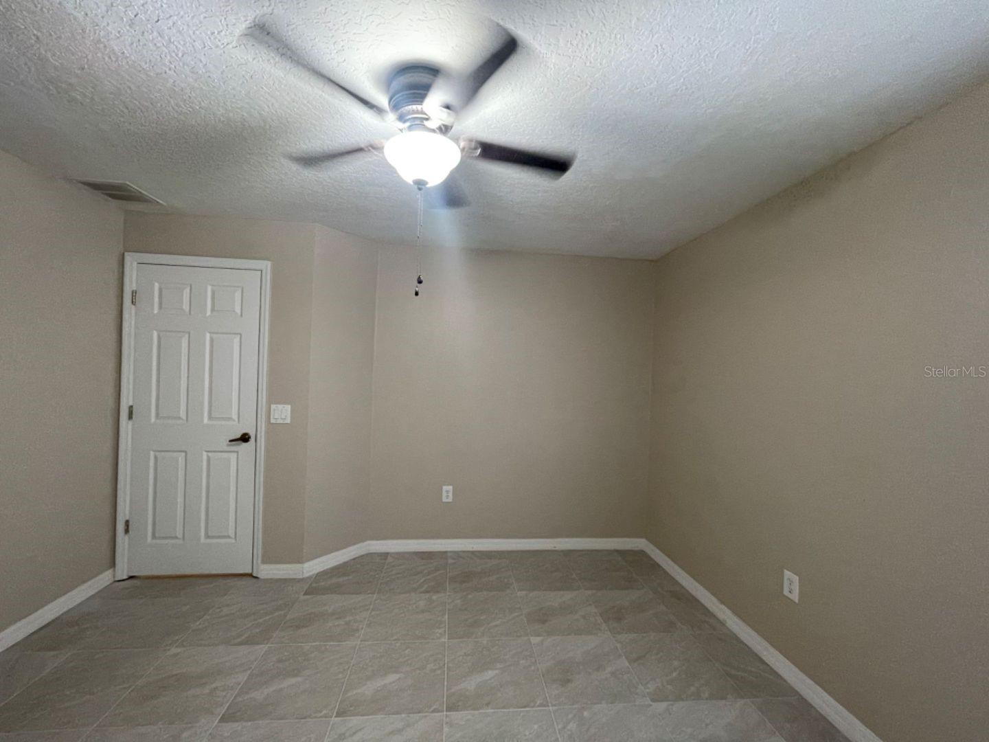 Image 21 of 28 For 568 Finch Court