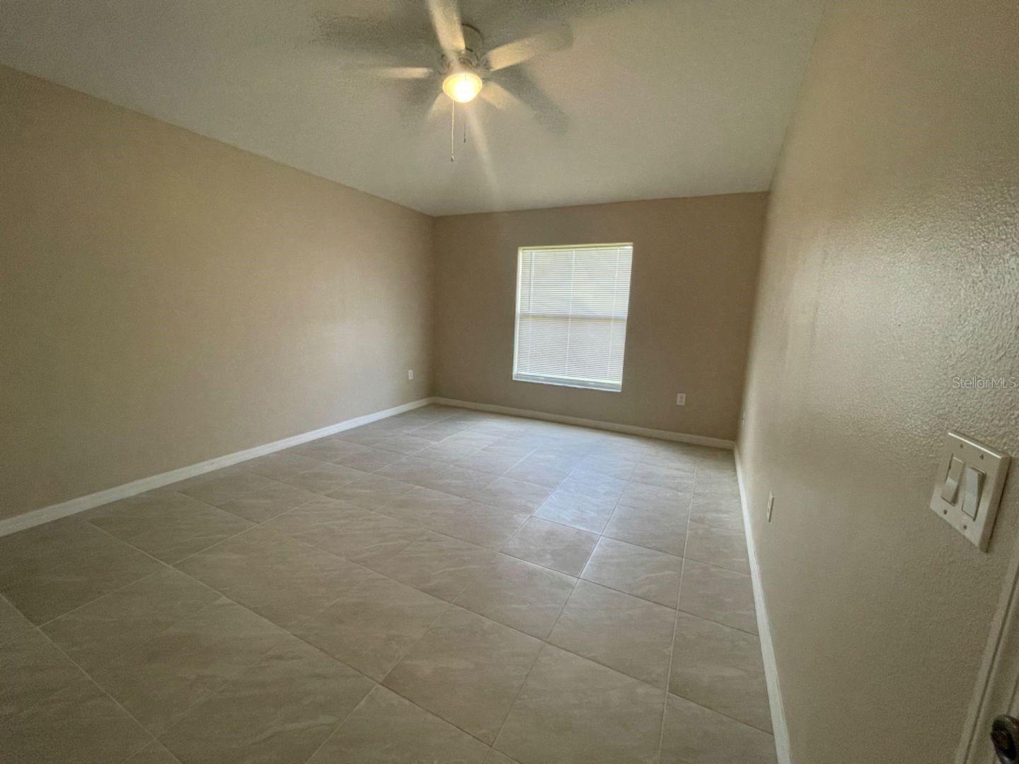 Image 9 of 28 For 568 Finch Court