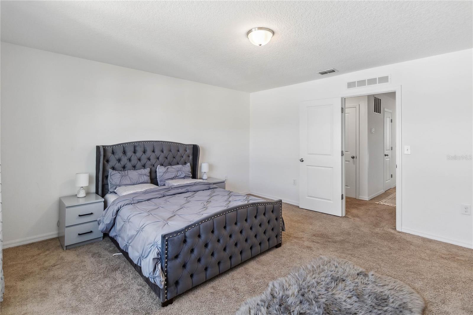 Image 17 of 33 For 916 Grandin Street