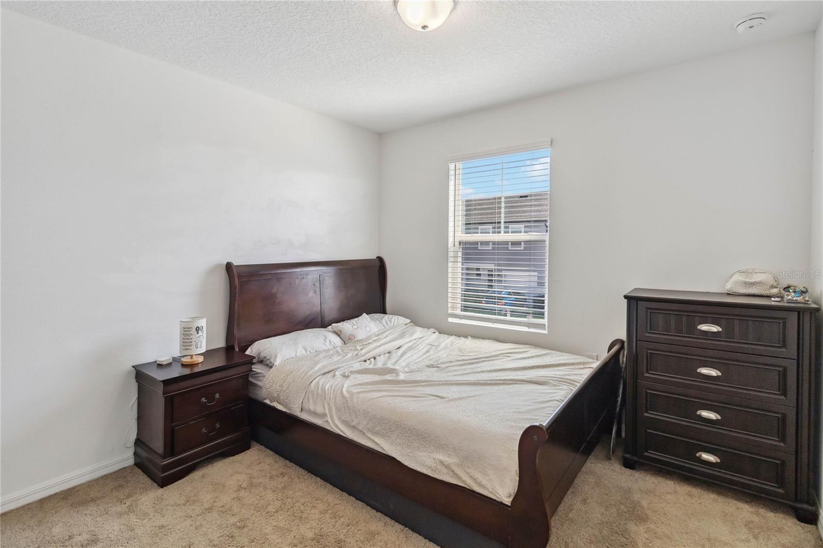 Image 21 of 33 For 916 Grandin Street