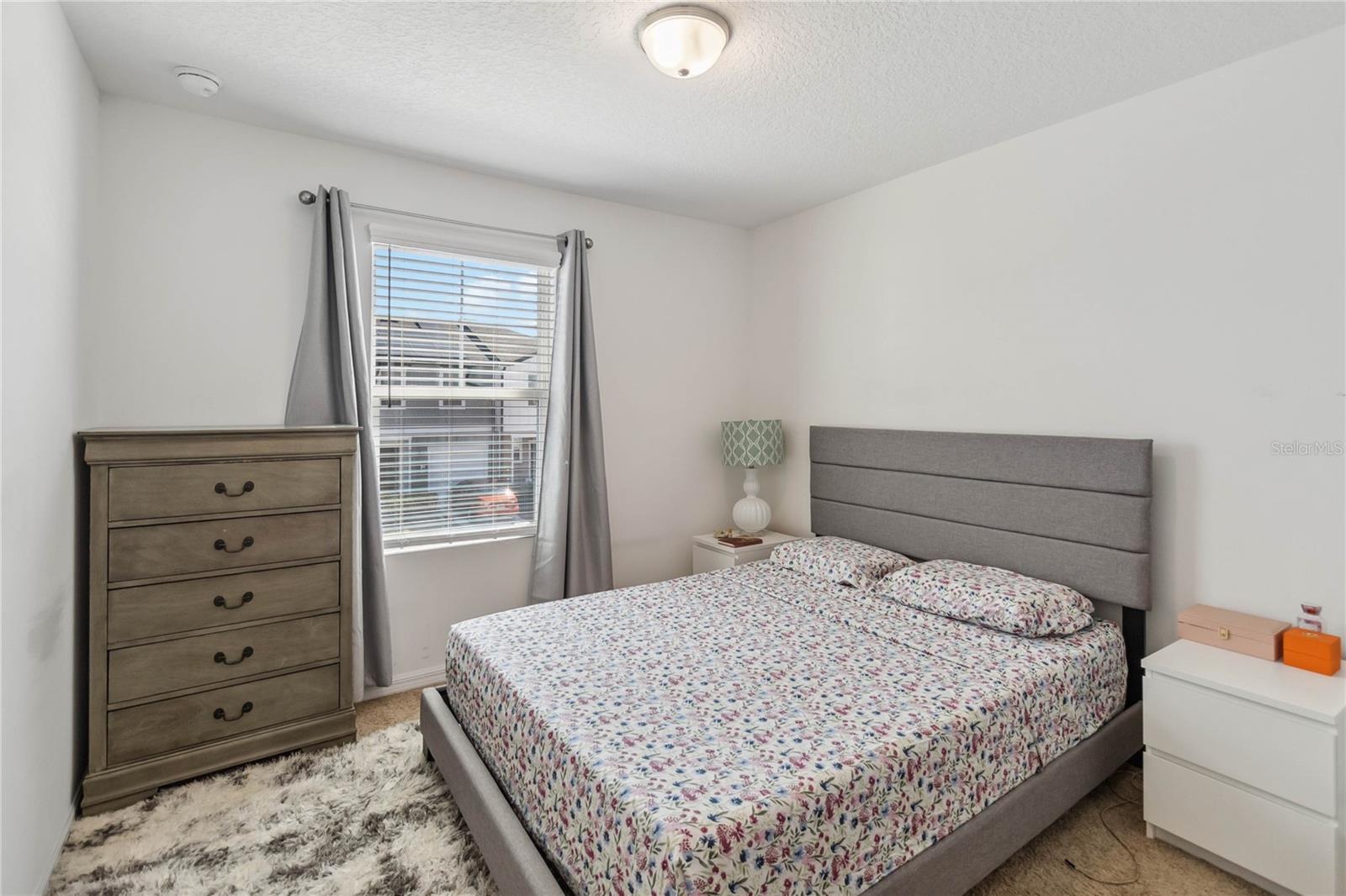 Image 23 of 33 For 916 Grandin Street