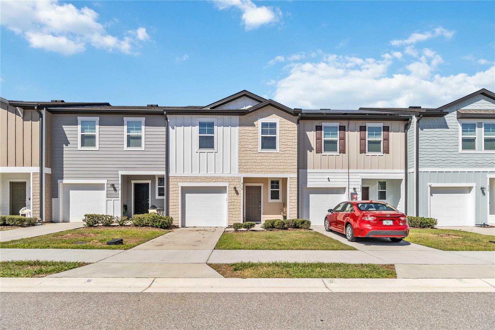Image 4 of 33 For 916 Grandin Street