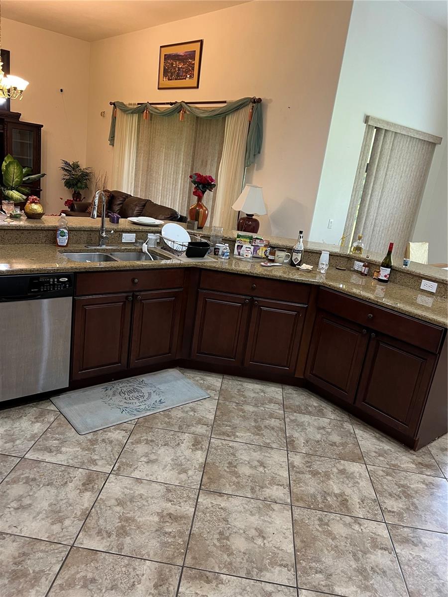 Image 11 of 50 For 619 Tapatio Lane