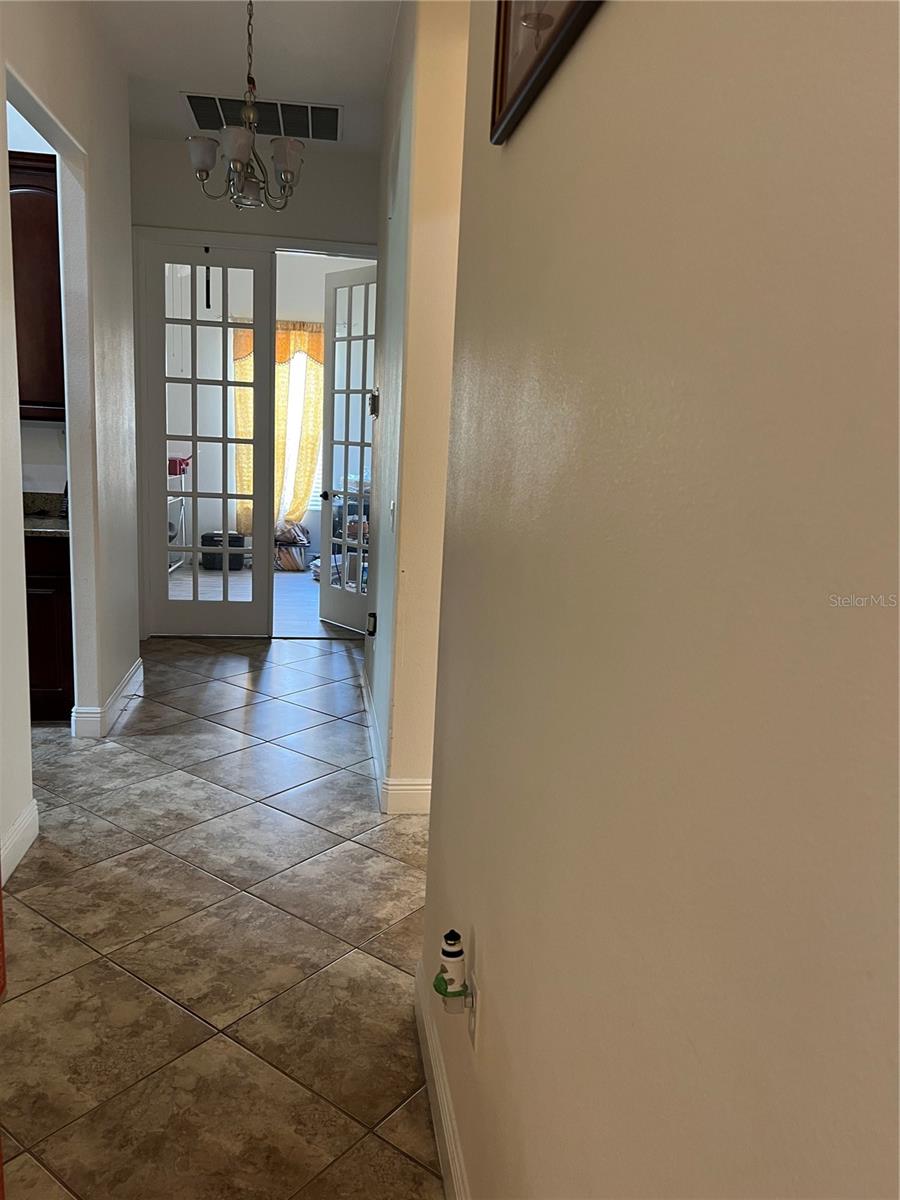 Image 24 of 50 For 619 Tapatio Lane