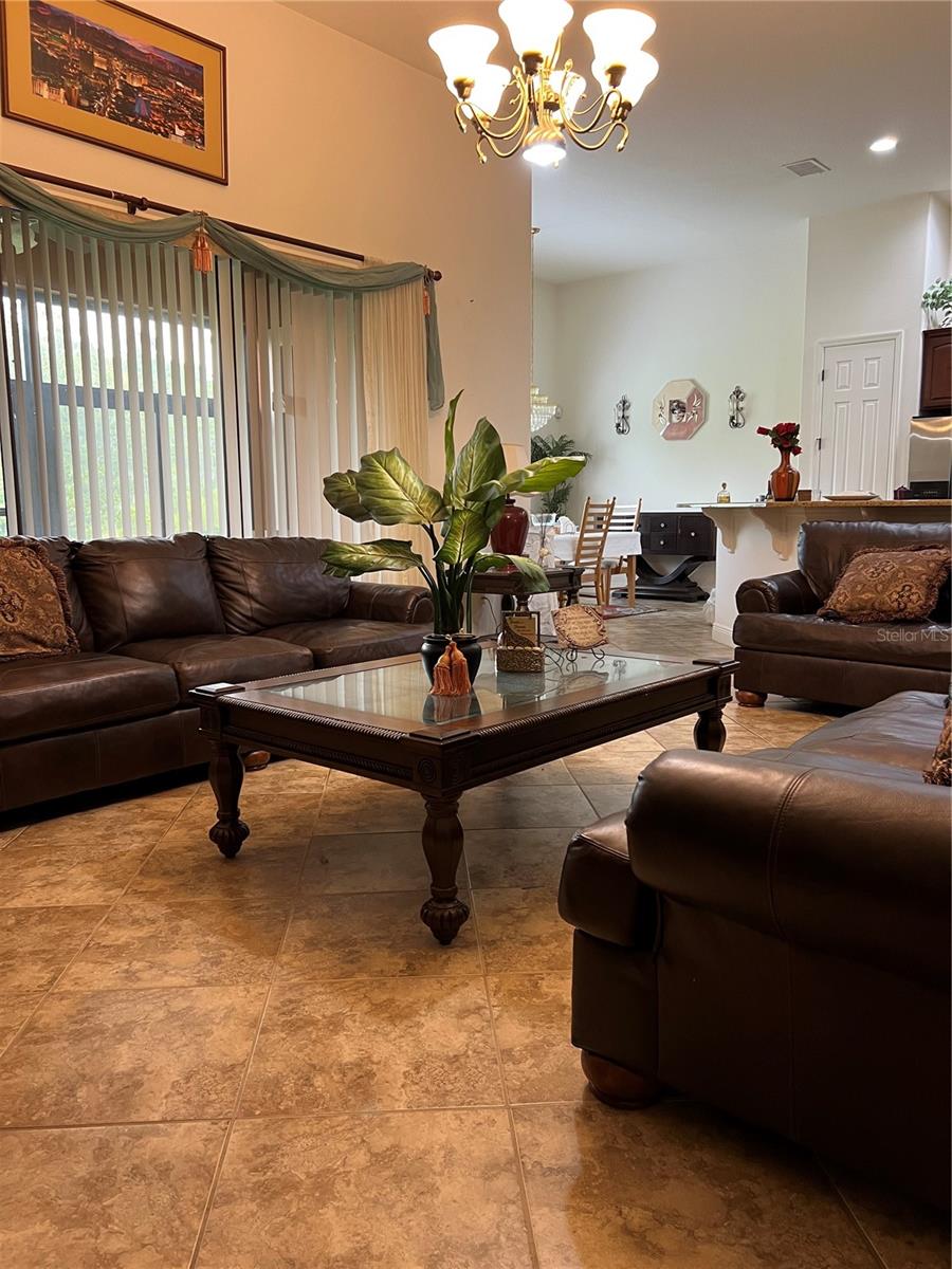 Image 8 of 50 For 619 Tapatio Lane
