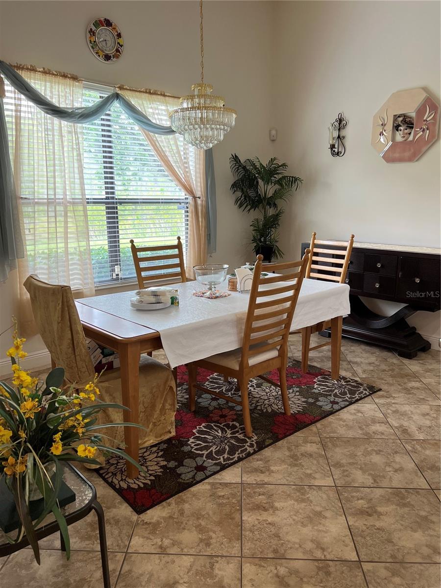 Image 9 of 50 For 619 Tapatio Lane