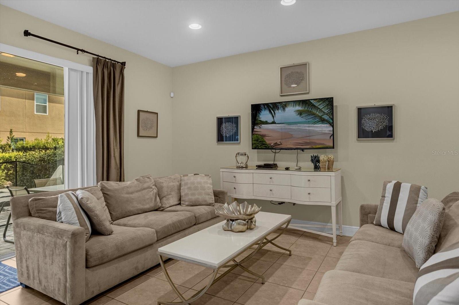 Image 12 of 51 For 7615 Brookhurst Lane