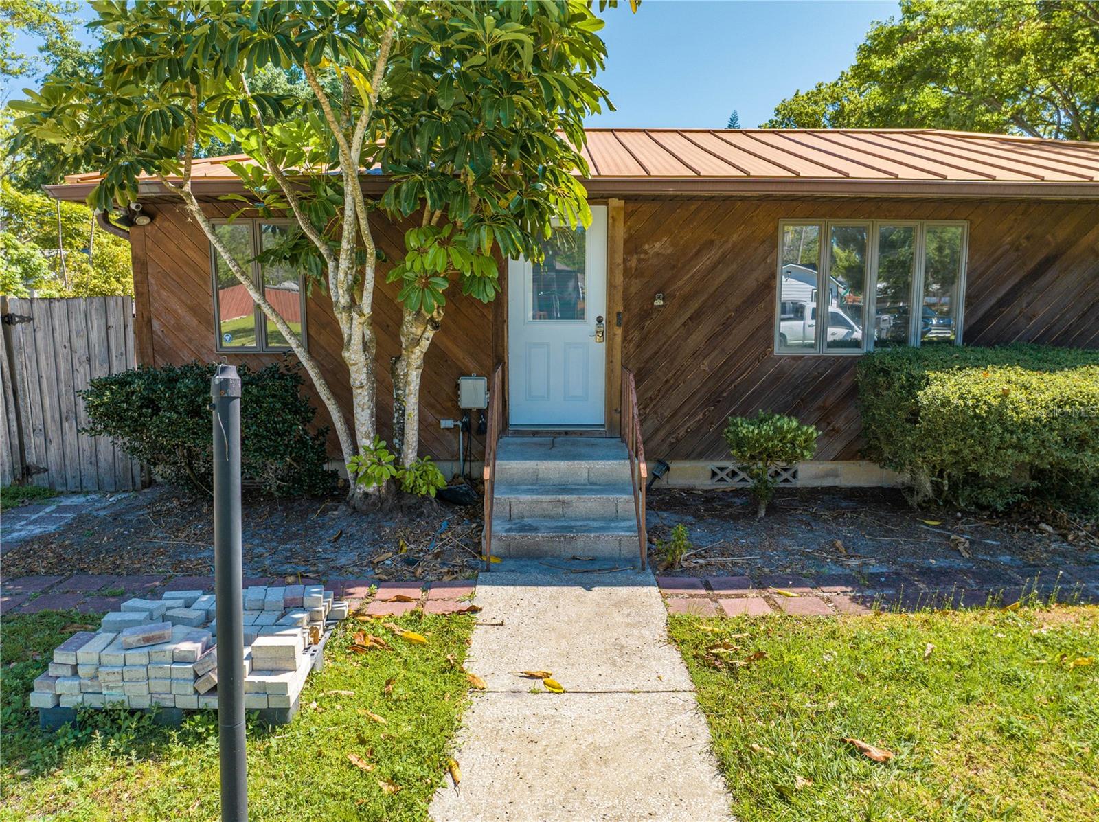 Image 11 of 99 For 815 Kentucky Avenue