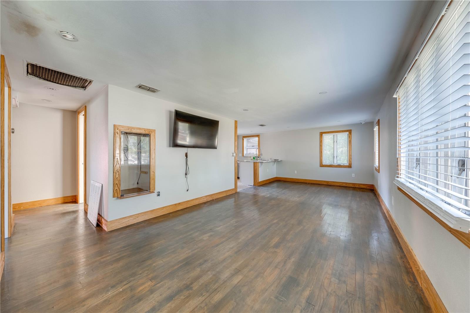 Image 71 of 99 For 815 Kentucky Avenue