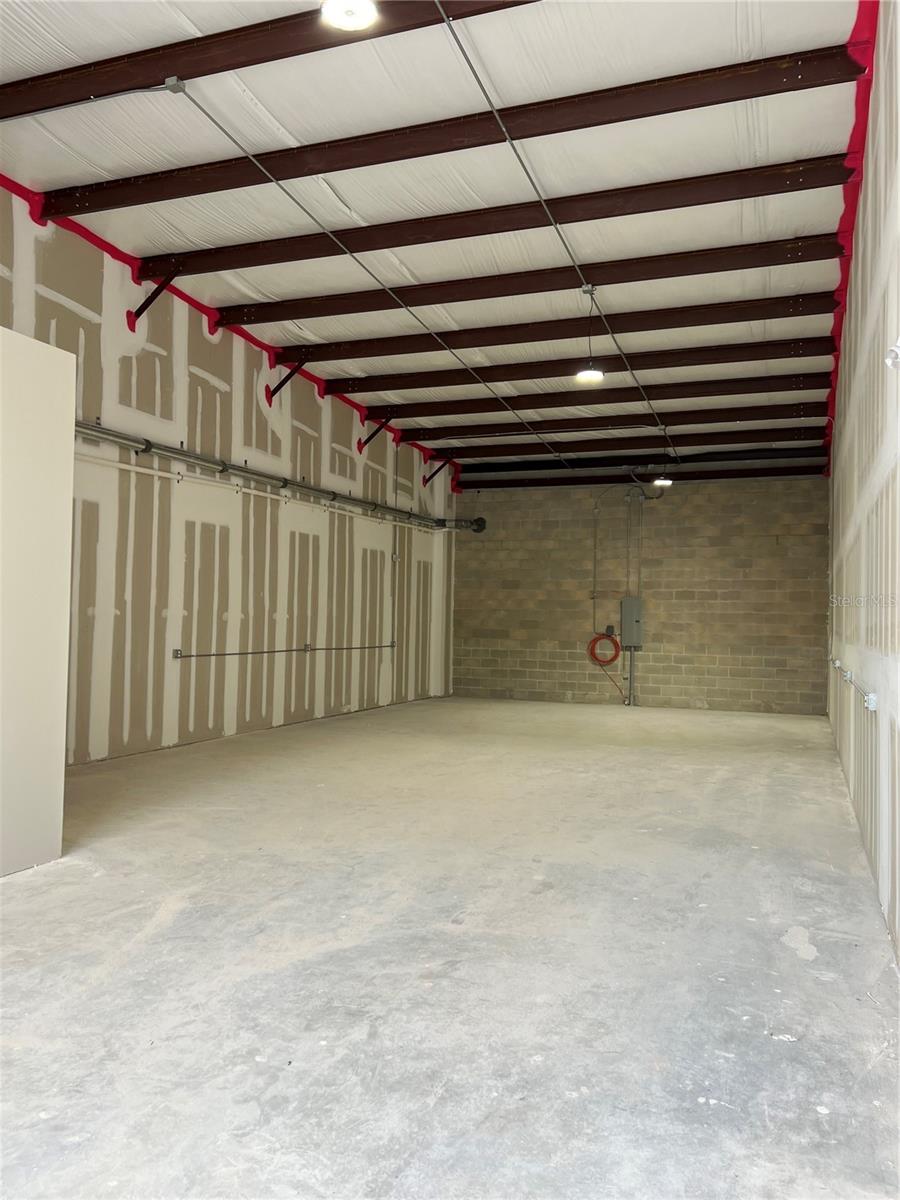 Image 4 of 11 For 1450 Hamlin Avenue