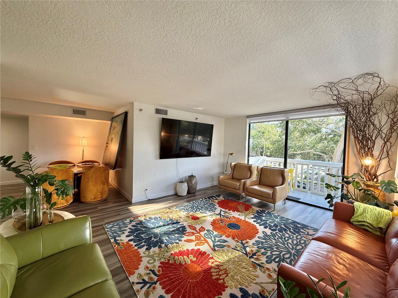 Image 86 of 100 For 400 Colonial Drive 104