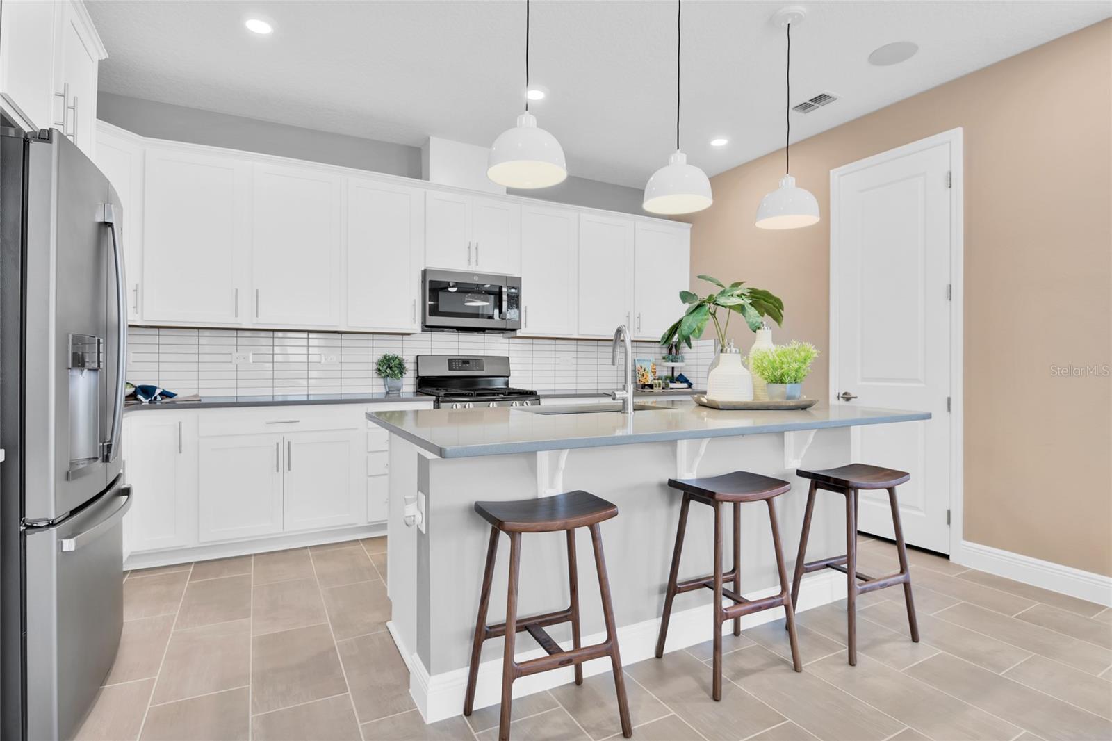 Image 3 of 19 For 1039 Wisteria Way