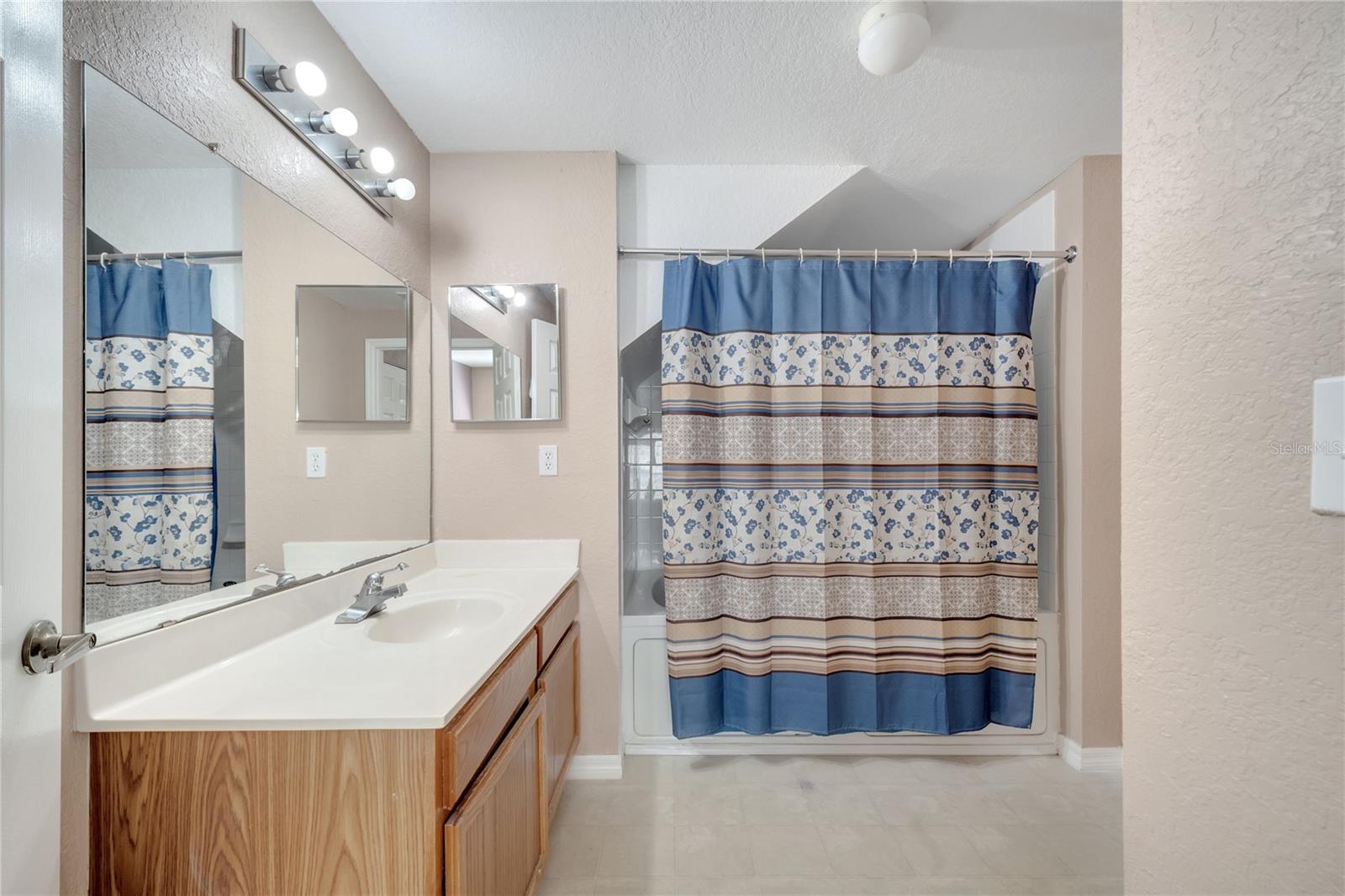 Image 10 of 33 For 4561 Yellowgold Road E 107