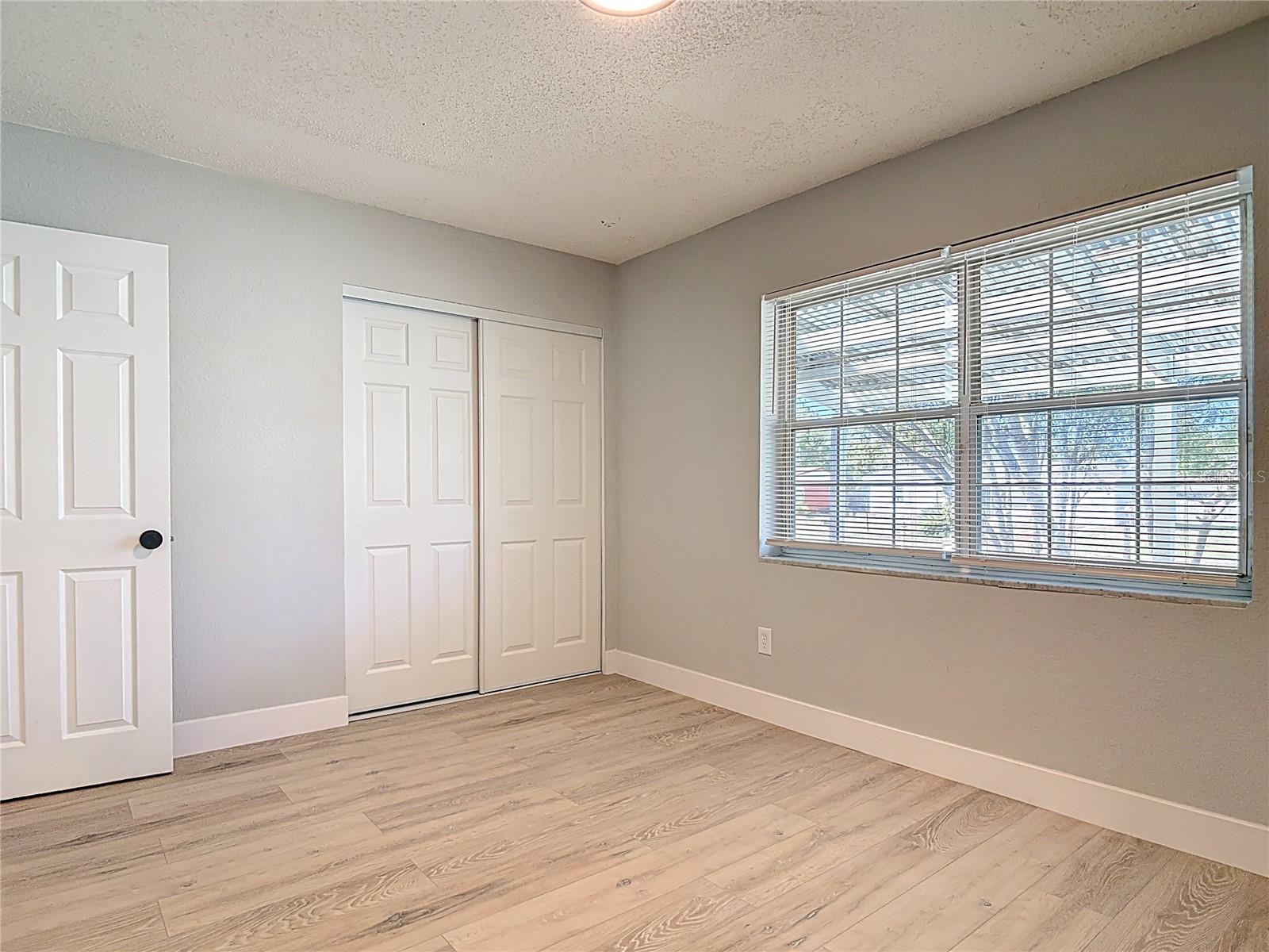 Image 20 of 33 For 1085 Whitewood Drive