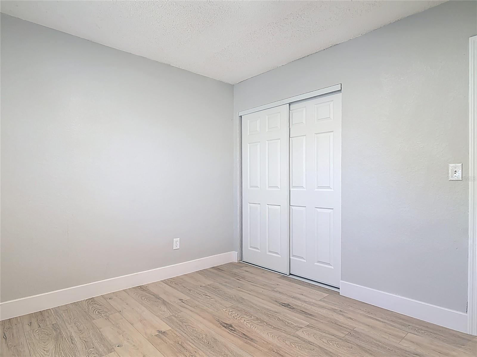 Image 23 of 33 For 1085 Whitewood Drive