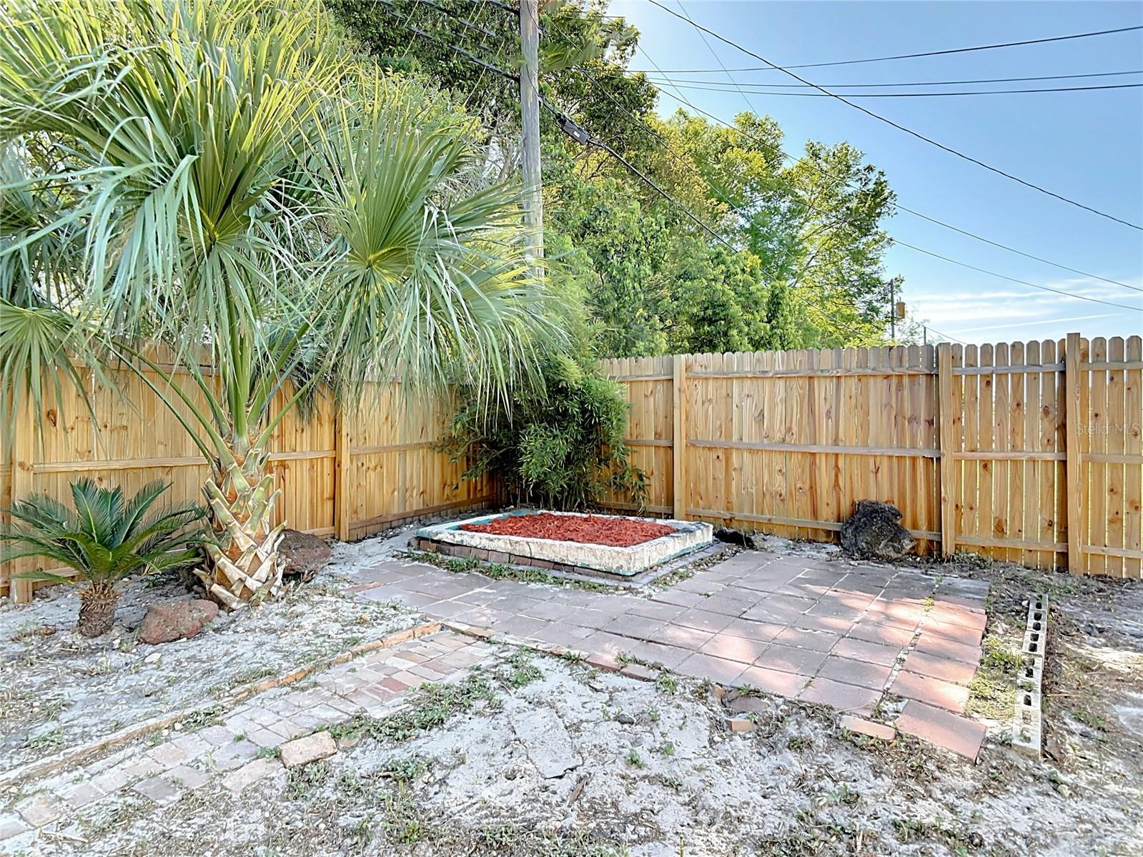 Image 32 of 33 For 1085 Whitewood Drive