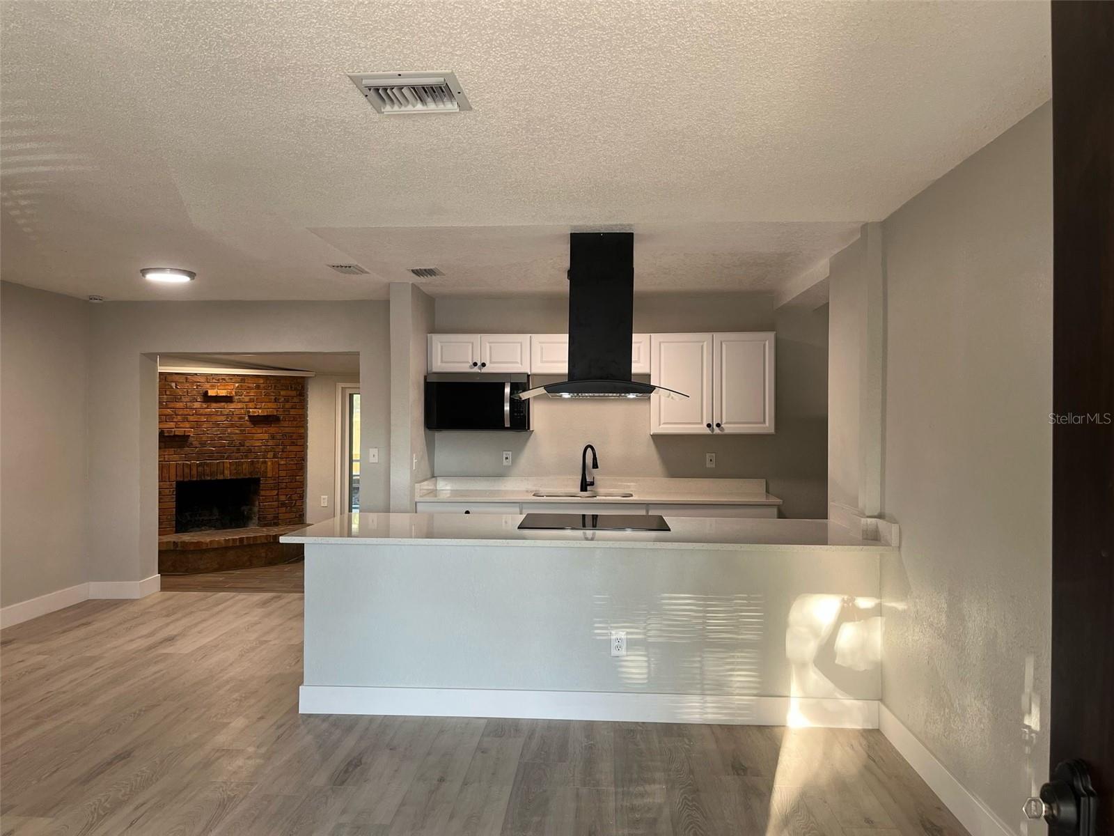 Image 6 of 33 For 1085 Whitewood Drive