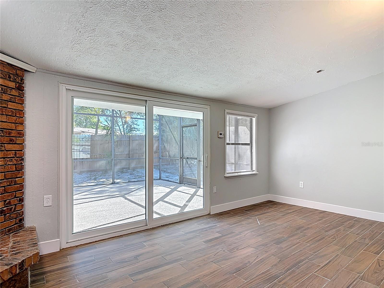 Image 9 of 33 For 1085 Whitewood Drive
