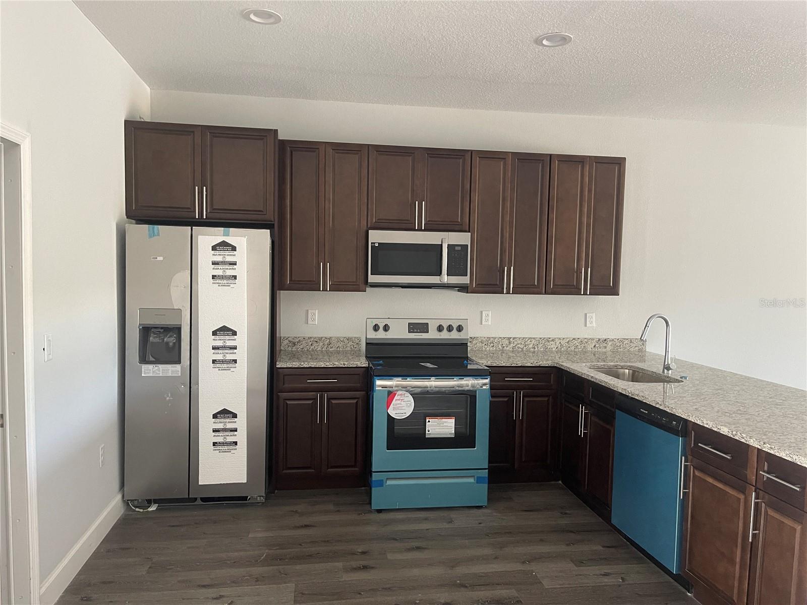 Image 37 of 49 For 9301 Agate Street