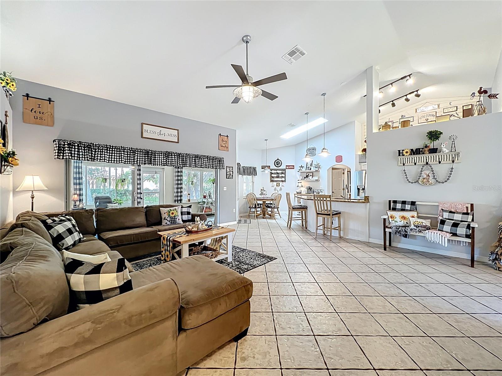 Image 15 of 51 For 4907 Raylene Way