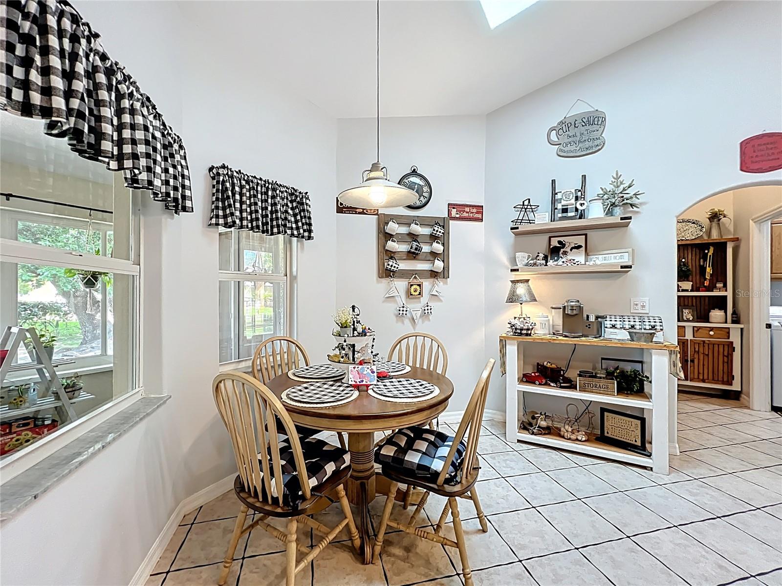 Image 20 of 51 For 4907 Raylene Way