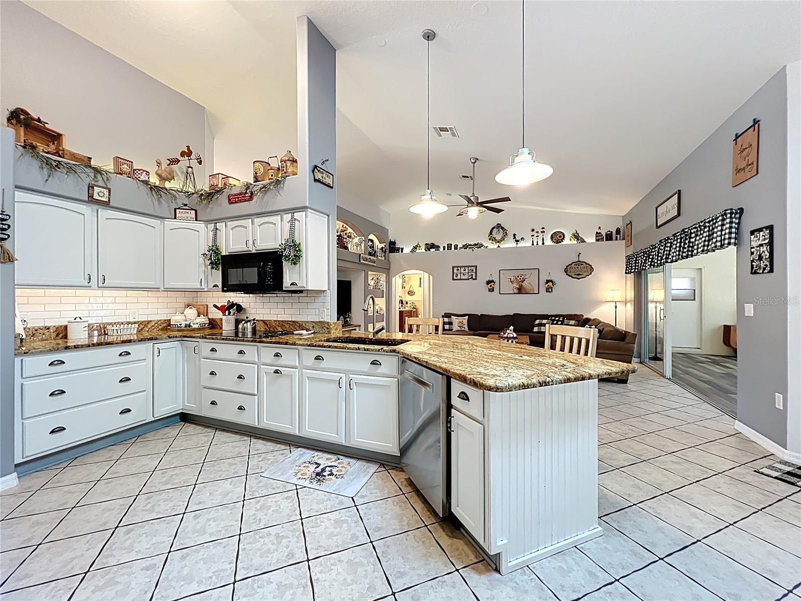 Image 22 of 51 For 4907 Raylene Way