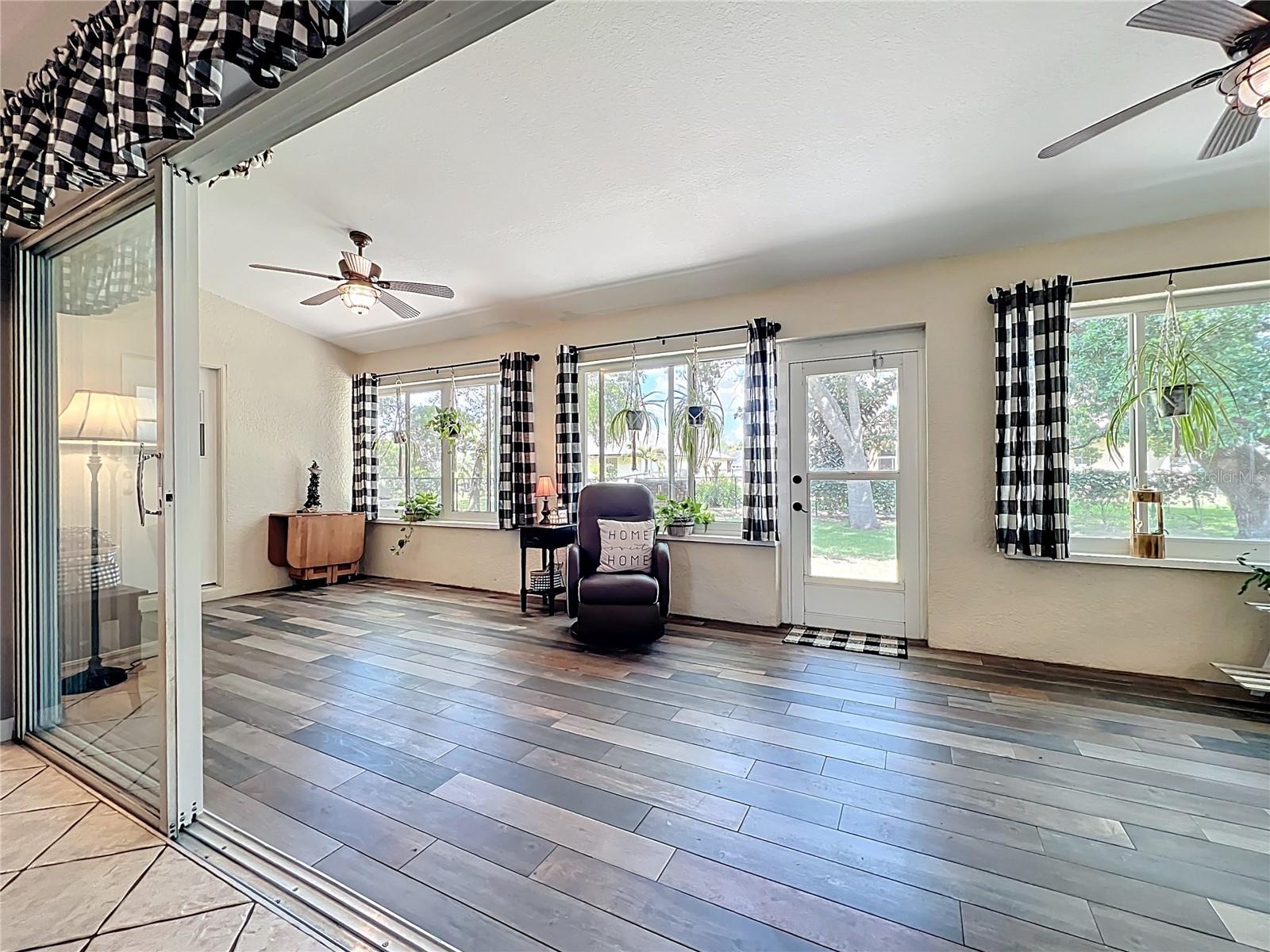 Image 35 of 51 For 4907 Raylene Way
