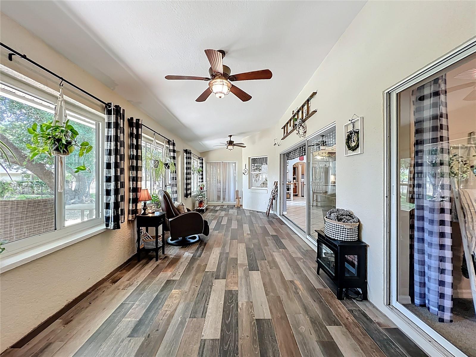 Image 37 of 51 For 4907 Raylene Way