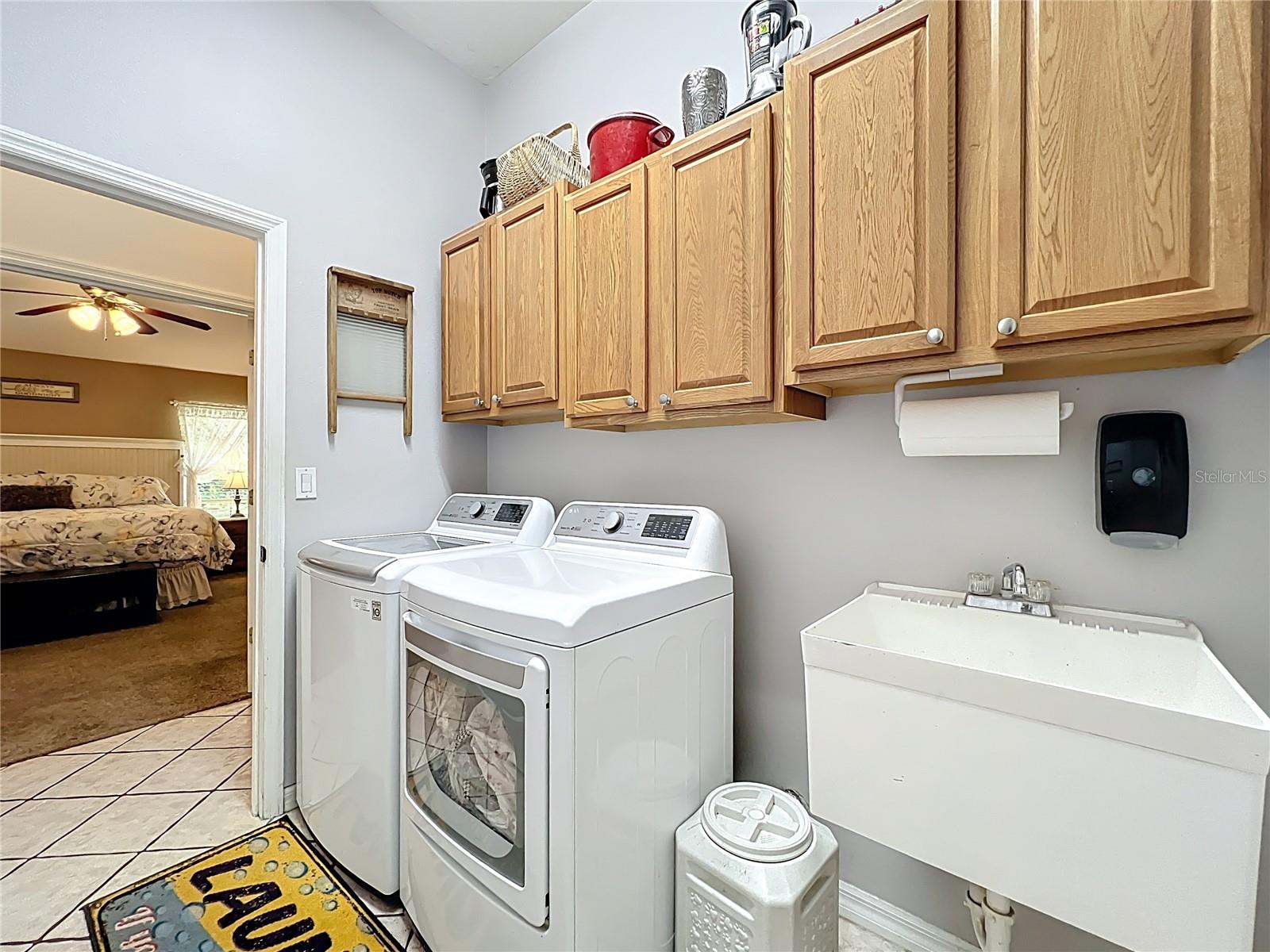 Image 39 of 51 For 4907 Raylene Way