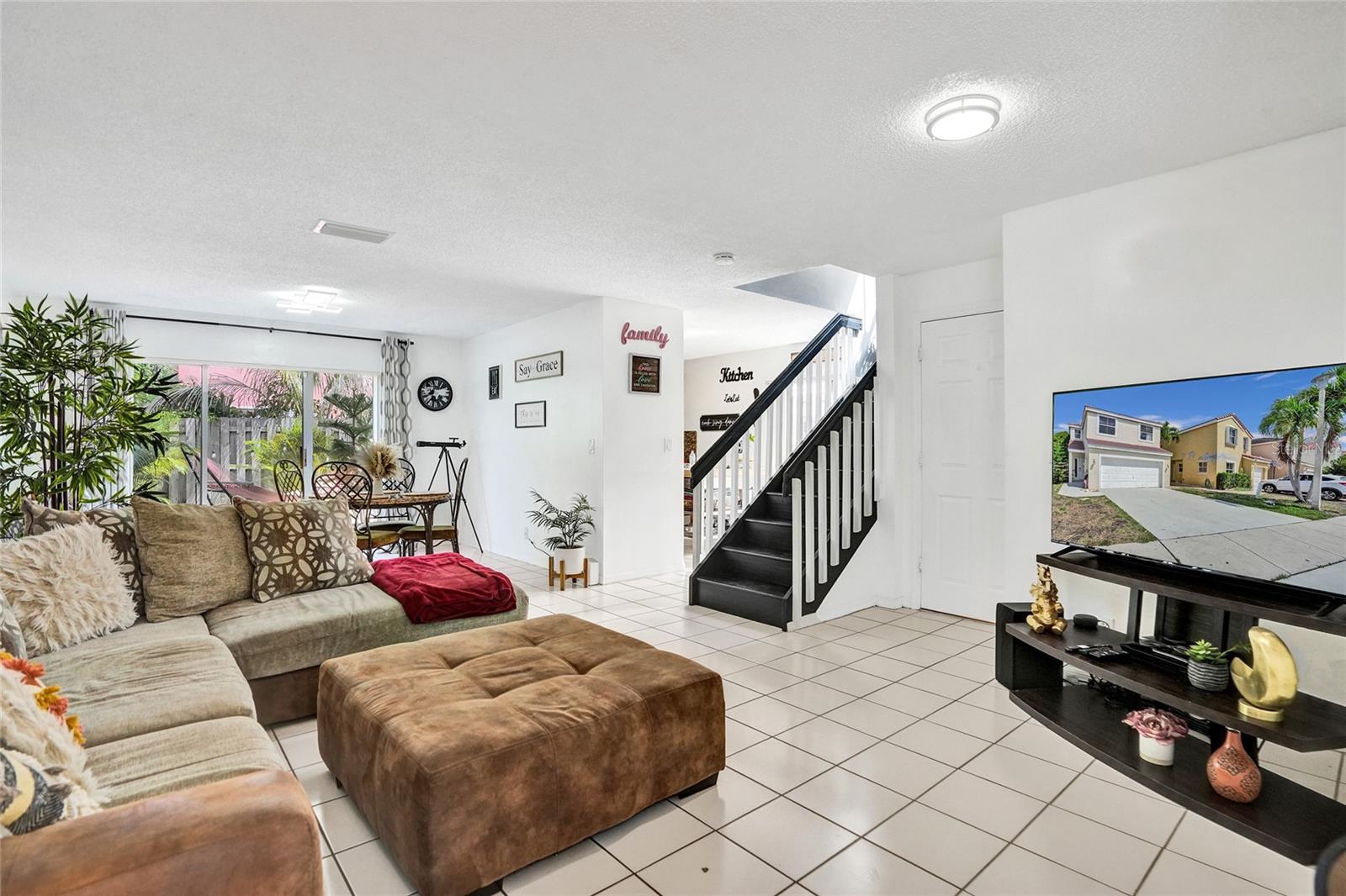 Image 4 of 42 For 6217 Mohawk Terrace
