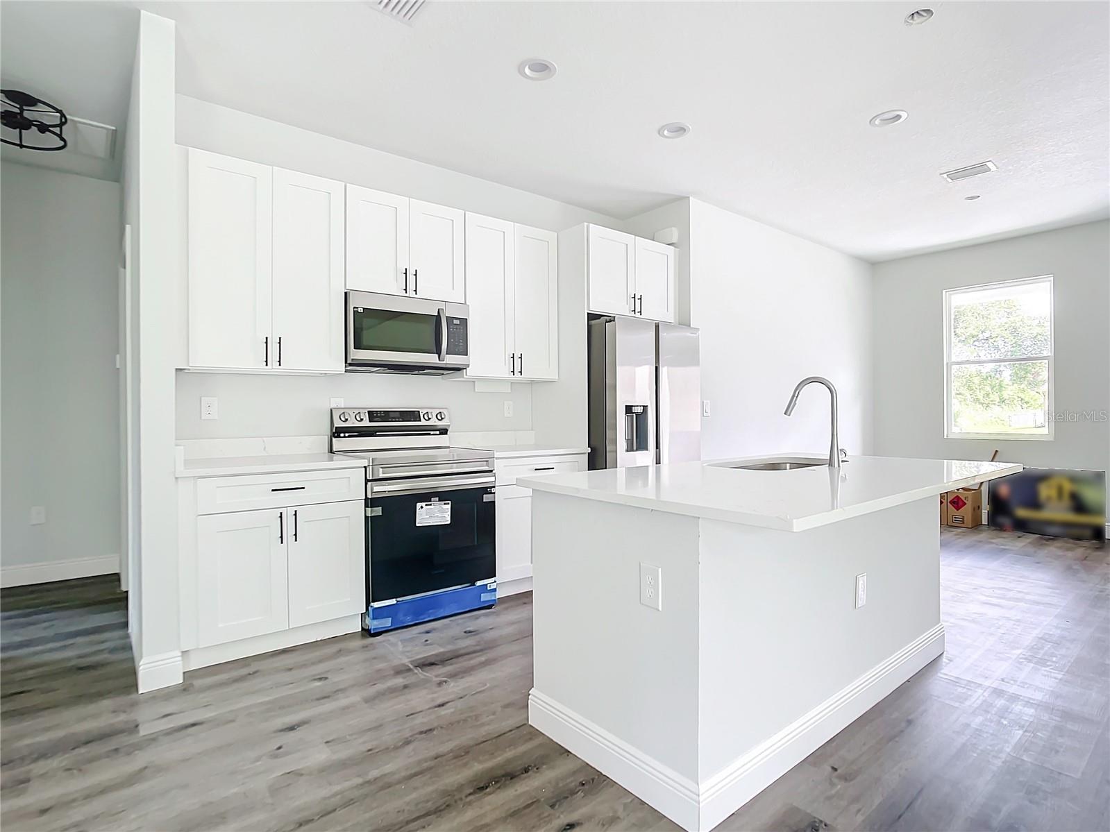 Image 11 of 52 For 23113 Brewer Avenue