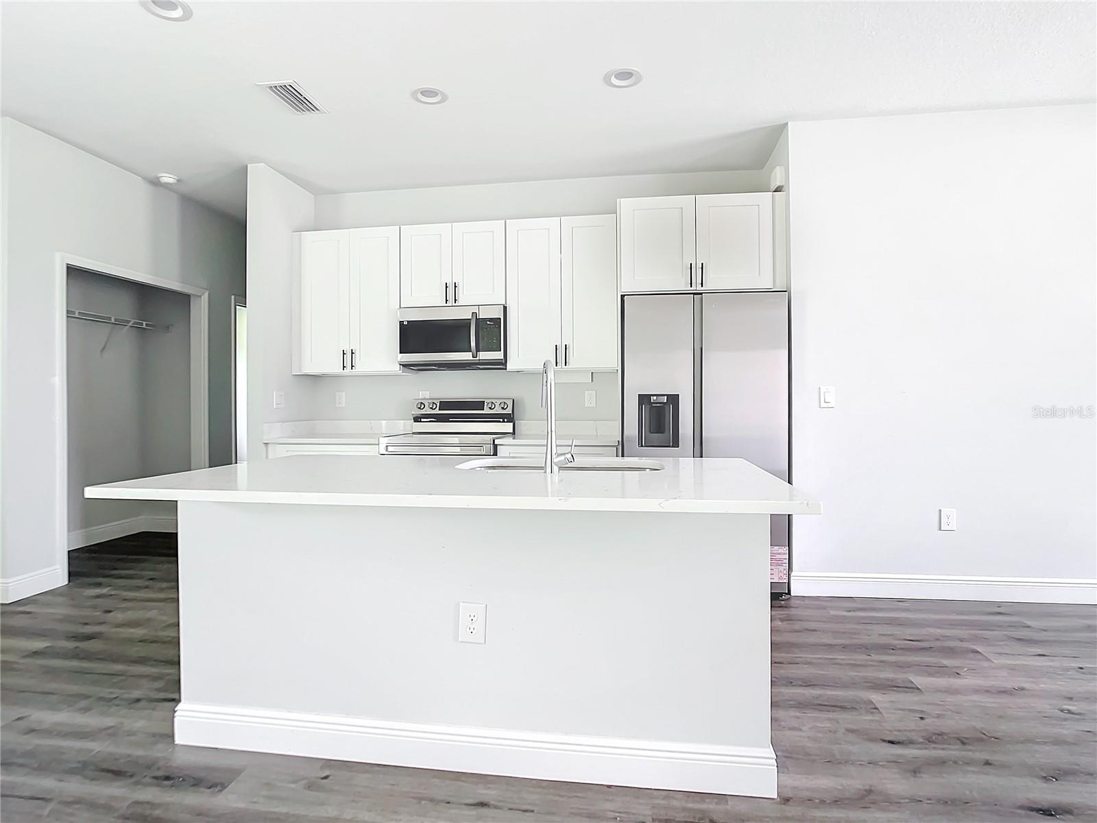 Image 12 of 52 For 23113 Brewer Avenue