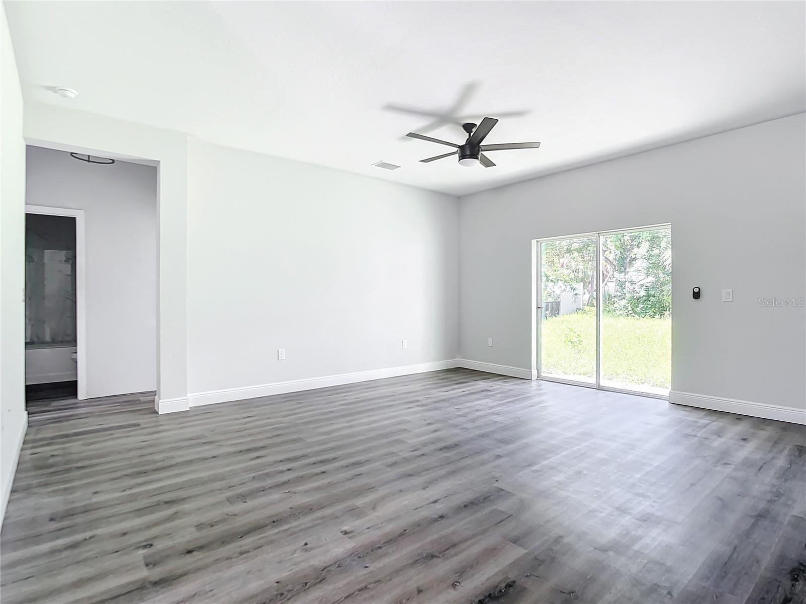 Image 13 of 52 For 23113 Brewer Avenue