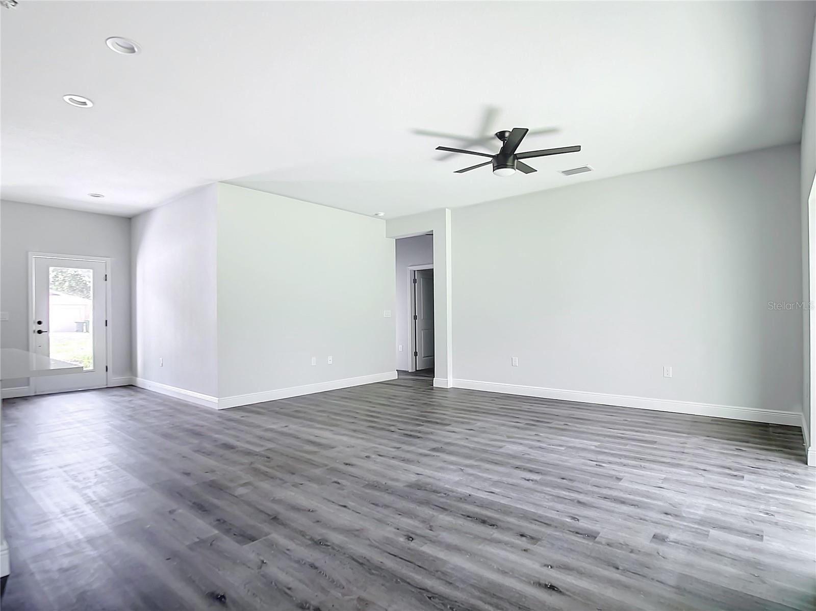 Image 14 of 52 For 23113 Brewer Avenue