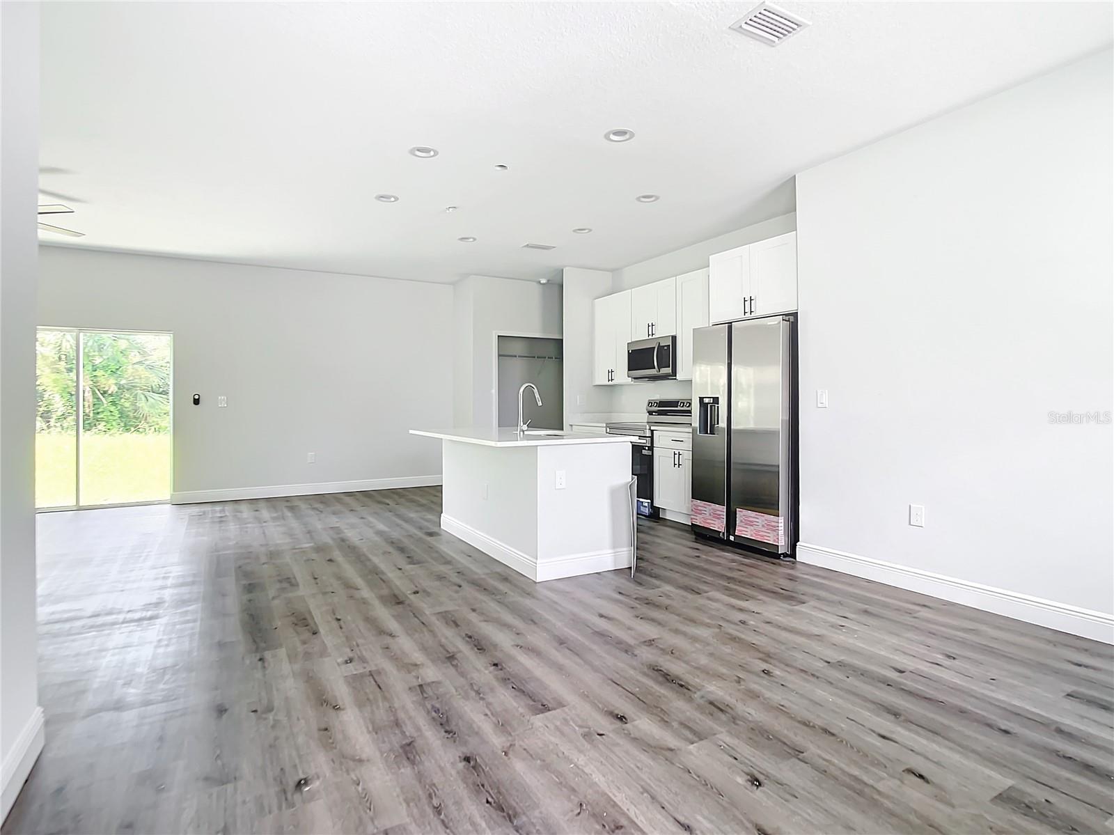 Image 5 of 52 For 23113 Brewer Avenue
