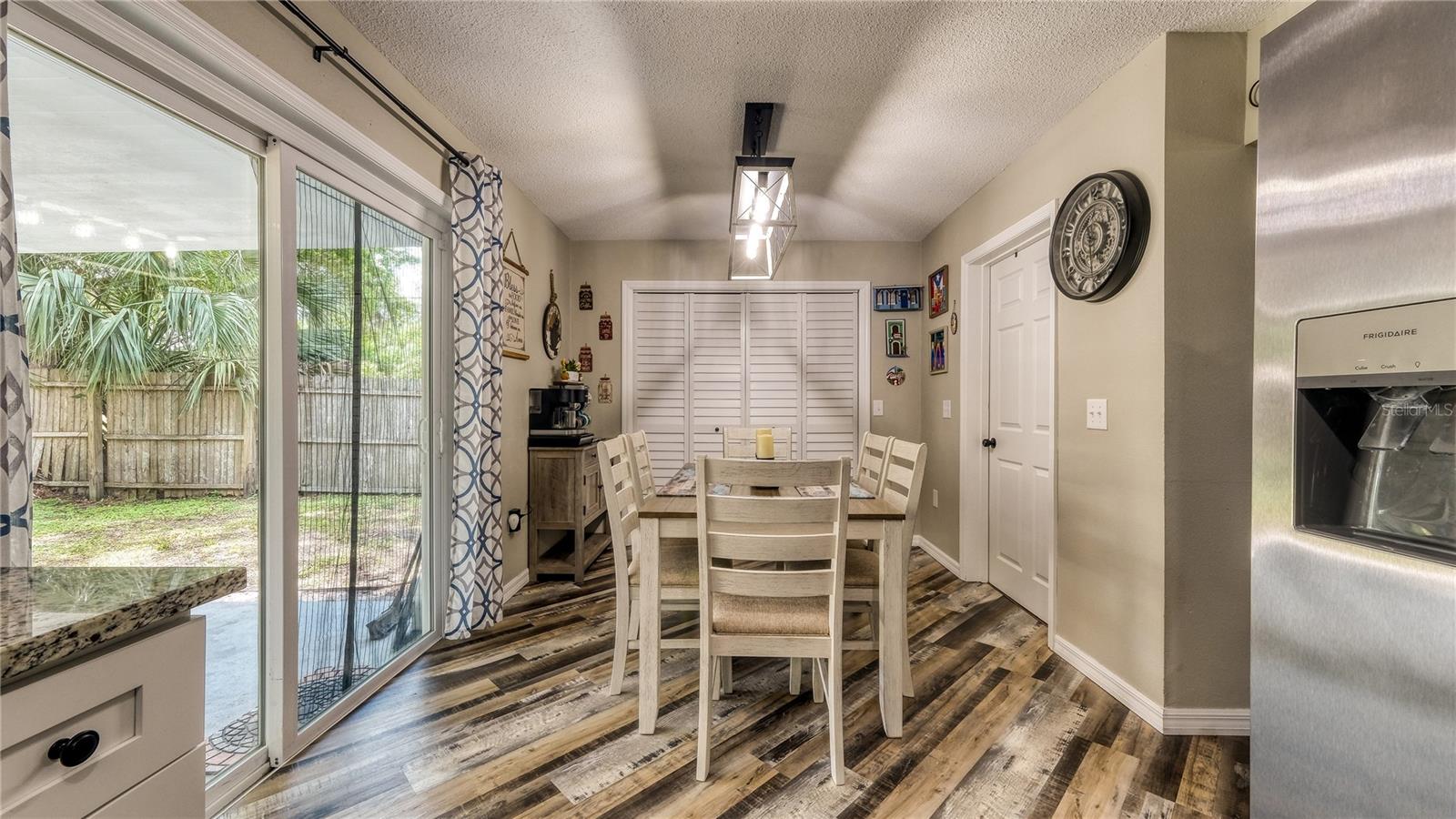 Image 19 of 35 For 2122 Lake Boulevard
