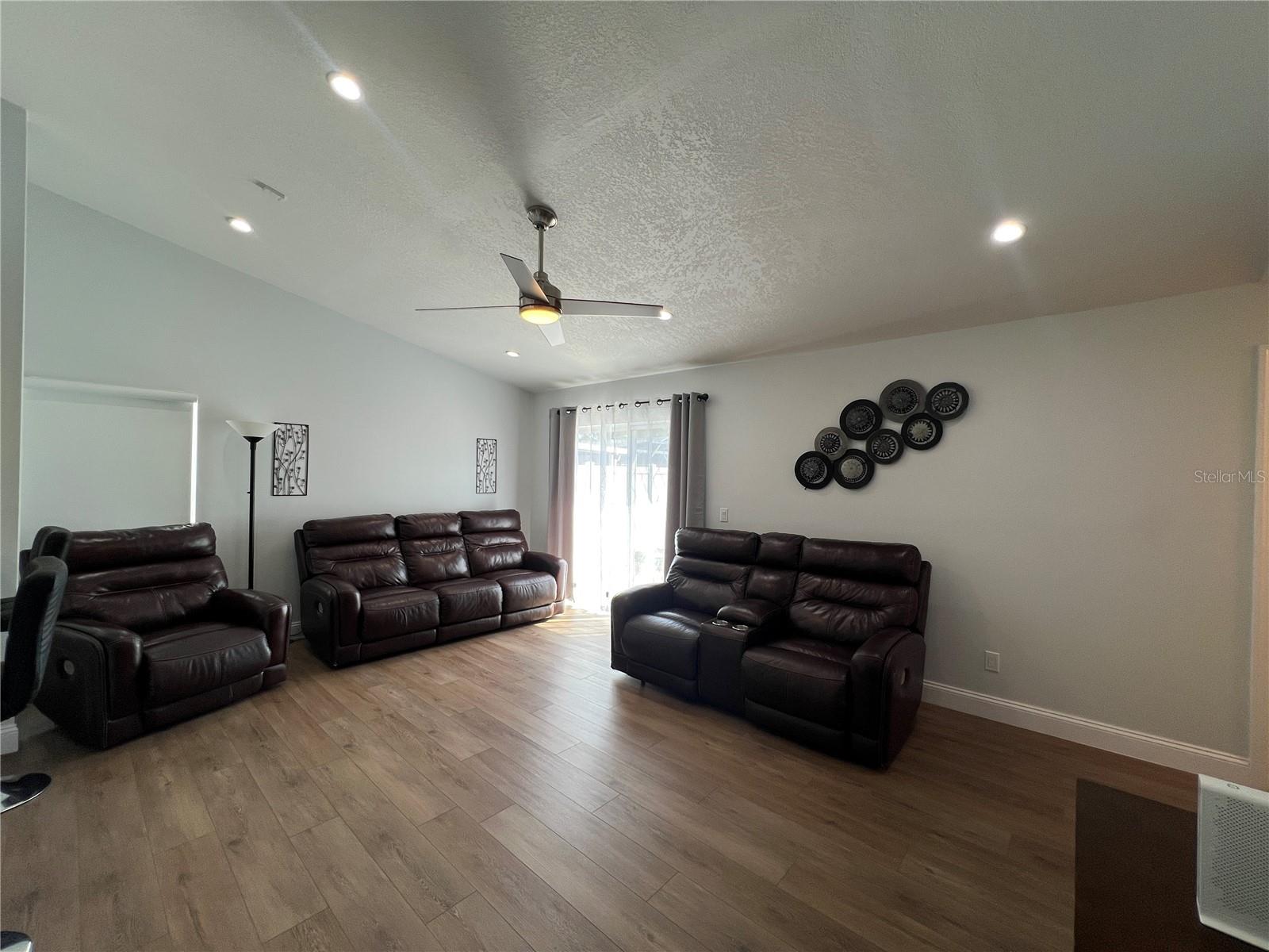 Image 7 of 36 For 4628 Prairie Point Boulevard